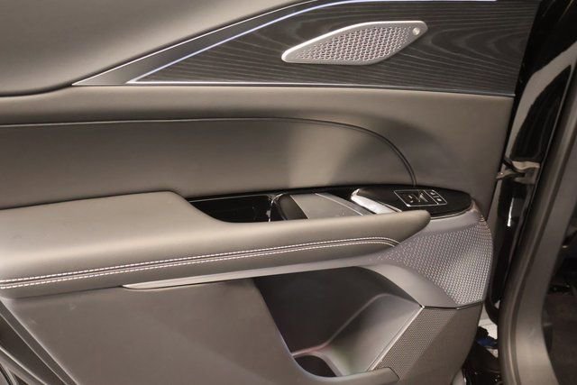 2026 Cadillac LYRIQ Signature Luxury - Photo 25