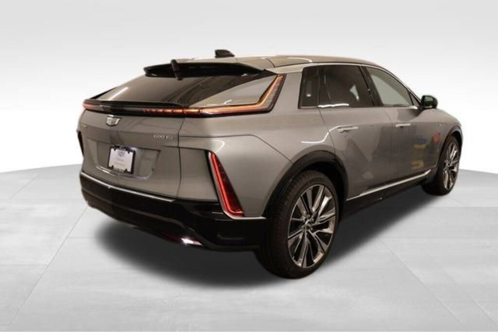 New 2026 CADILLAC LYRIQ Signature Luxury SUV
