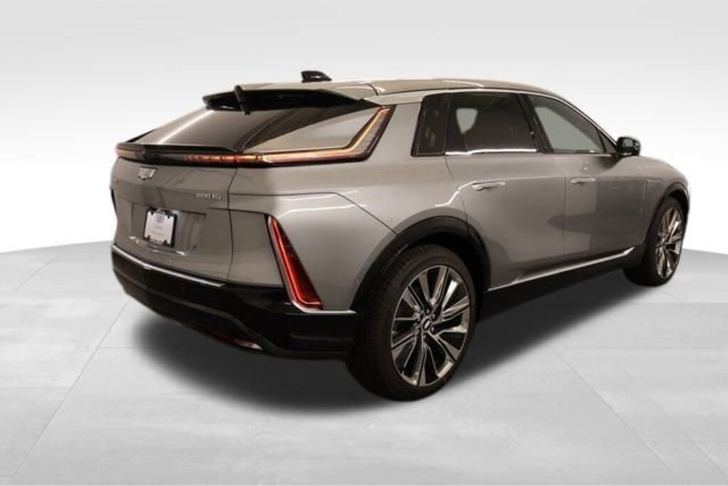 New 2026 CADILLAC LYRIQ Signature Luxury SUV