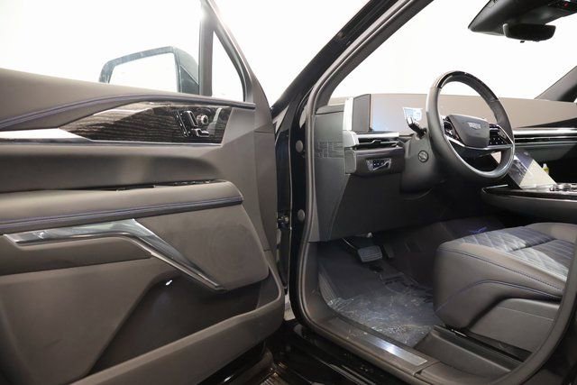 2026 Cadillac Escalade IQL Luxury - Photo 8