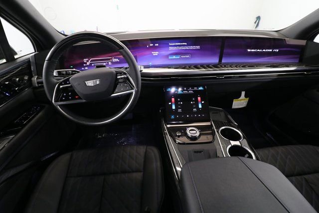 2025 Cadillac Escalade IQ Sport photo 3