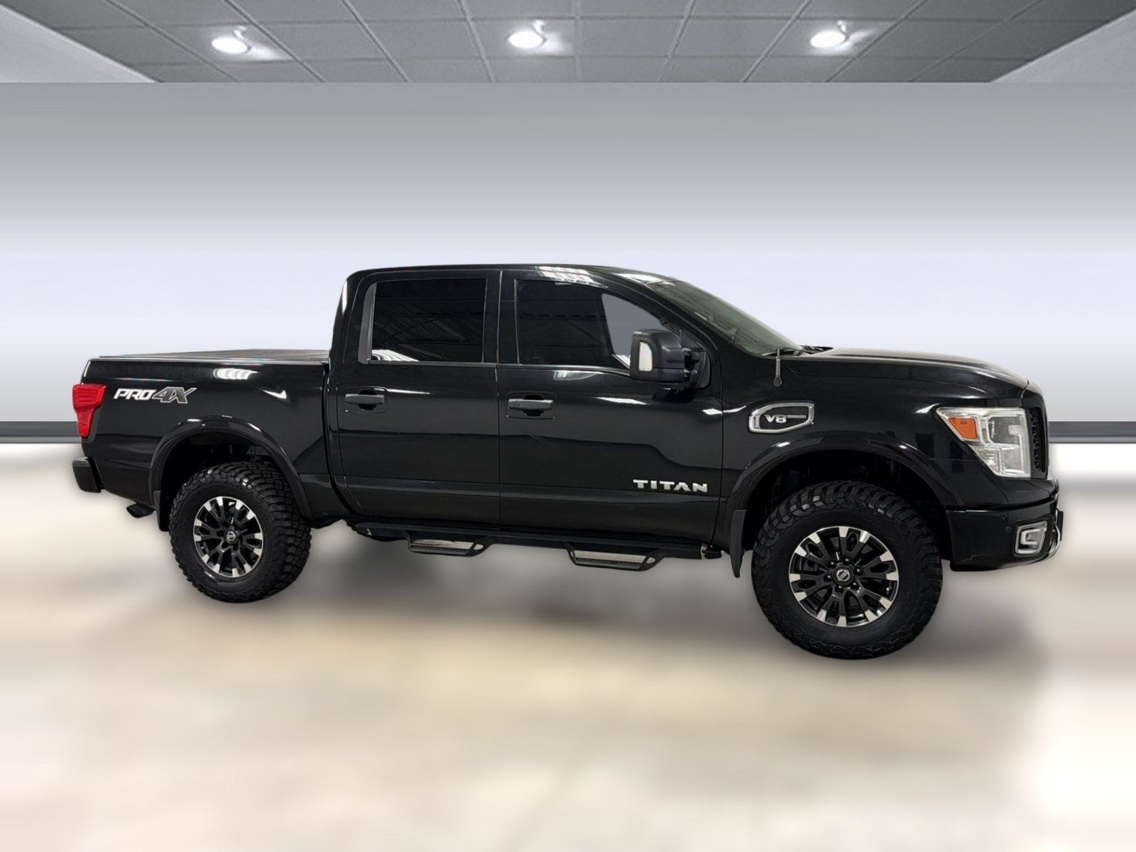 Titan PRO-4X Truck