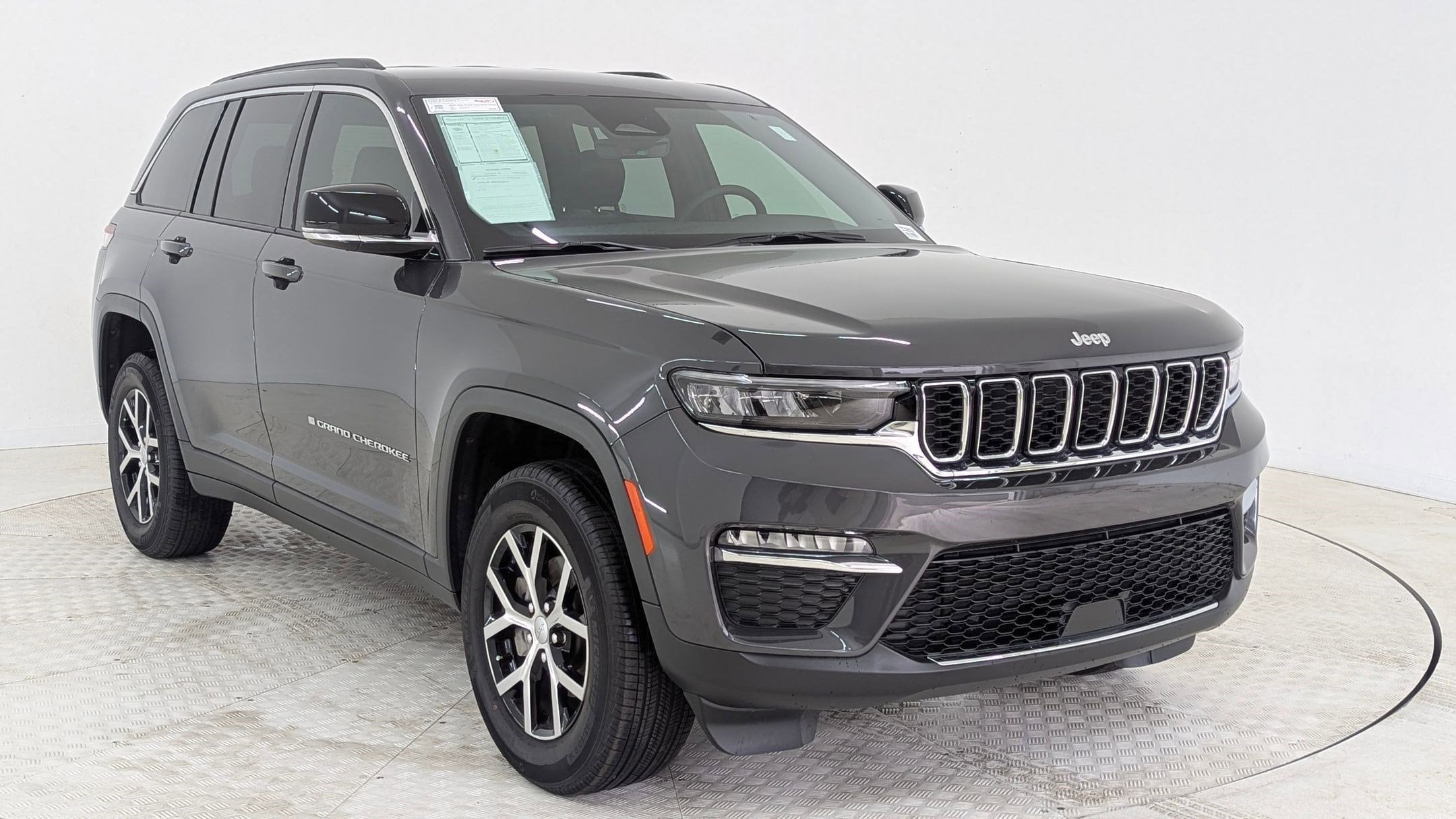 2025 Jeep Grand Cherokee Limited 4x2 photo 6