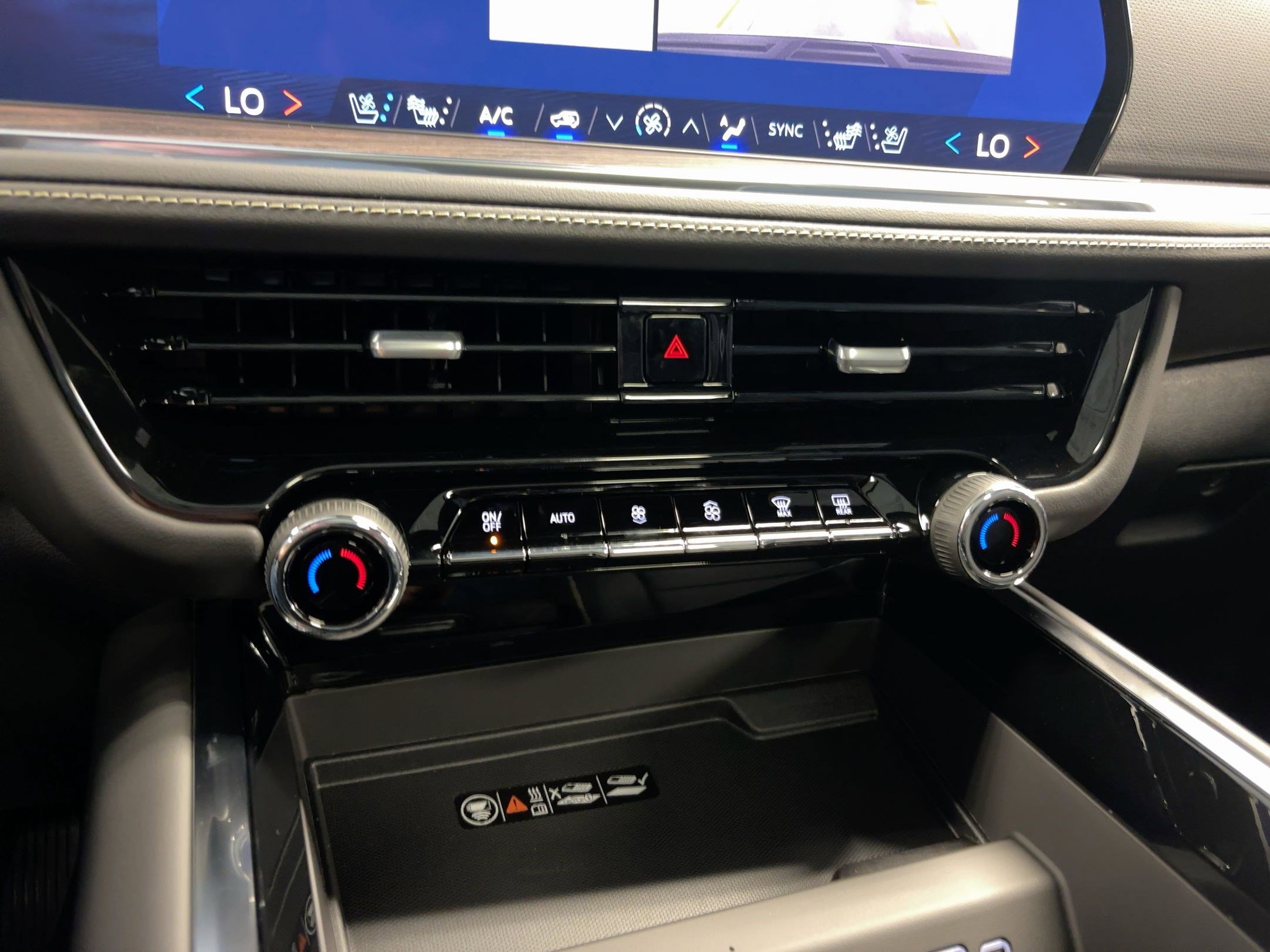 2026 Chevrolet Suburban Premier - Photo 26