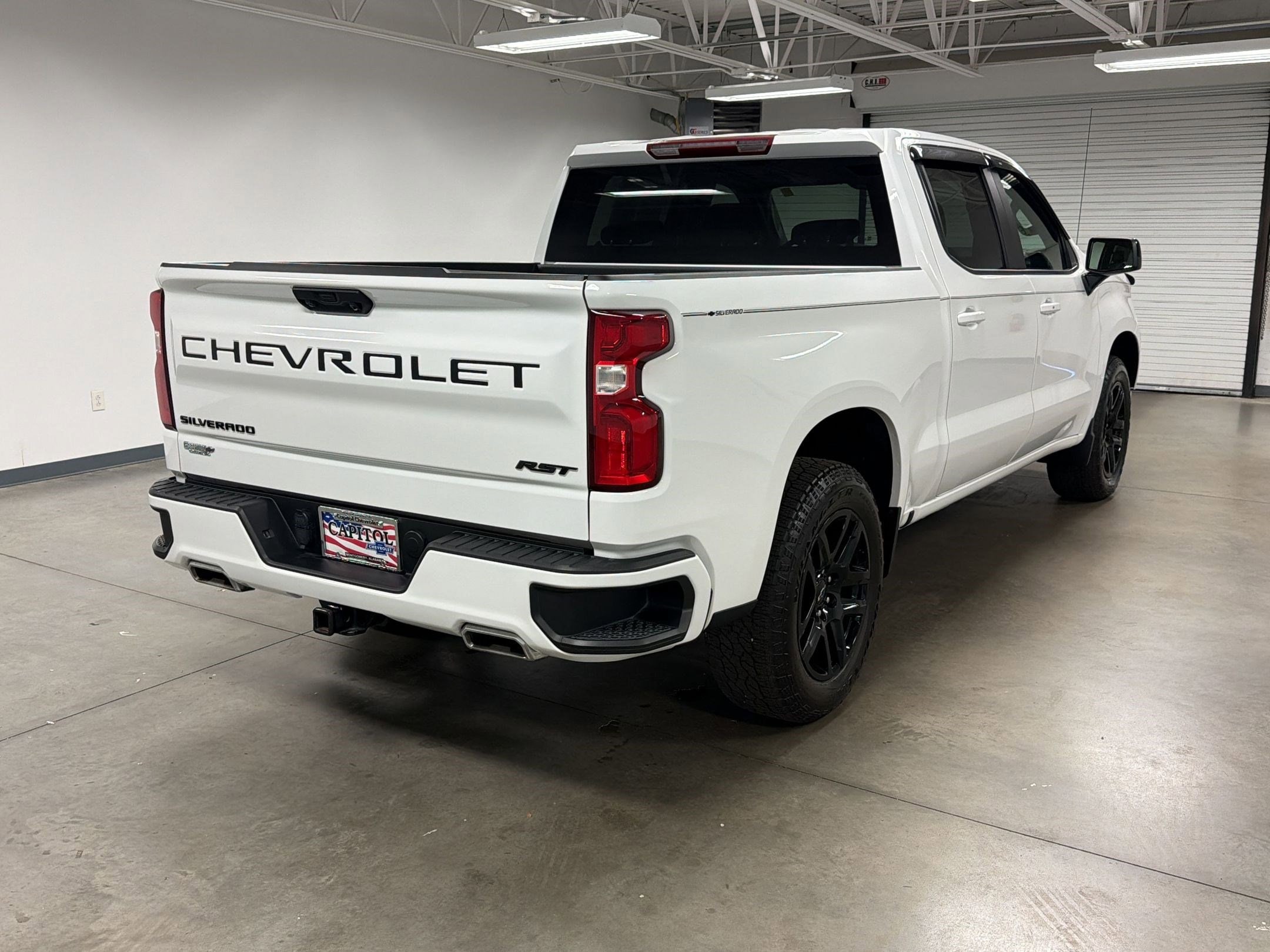 2023 Chevrolet Silverado 1500 RST photo 3