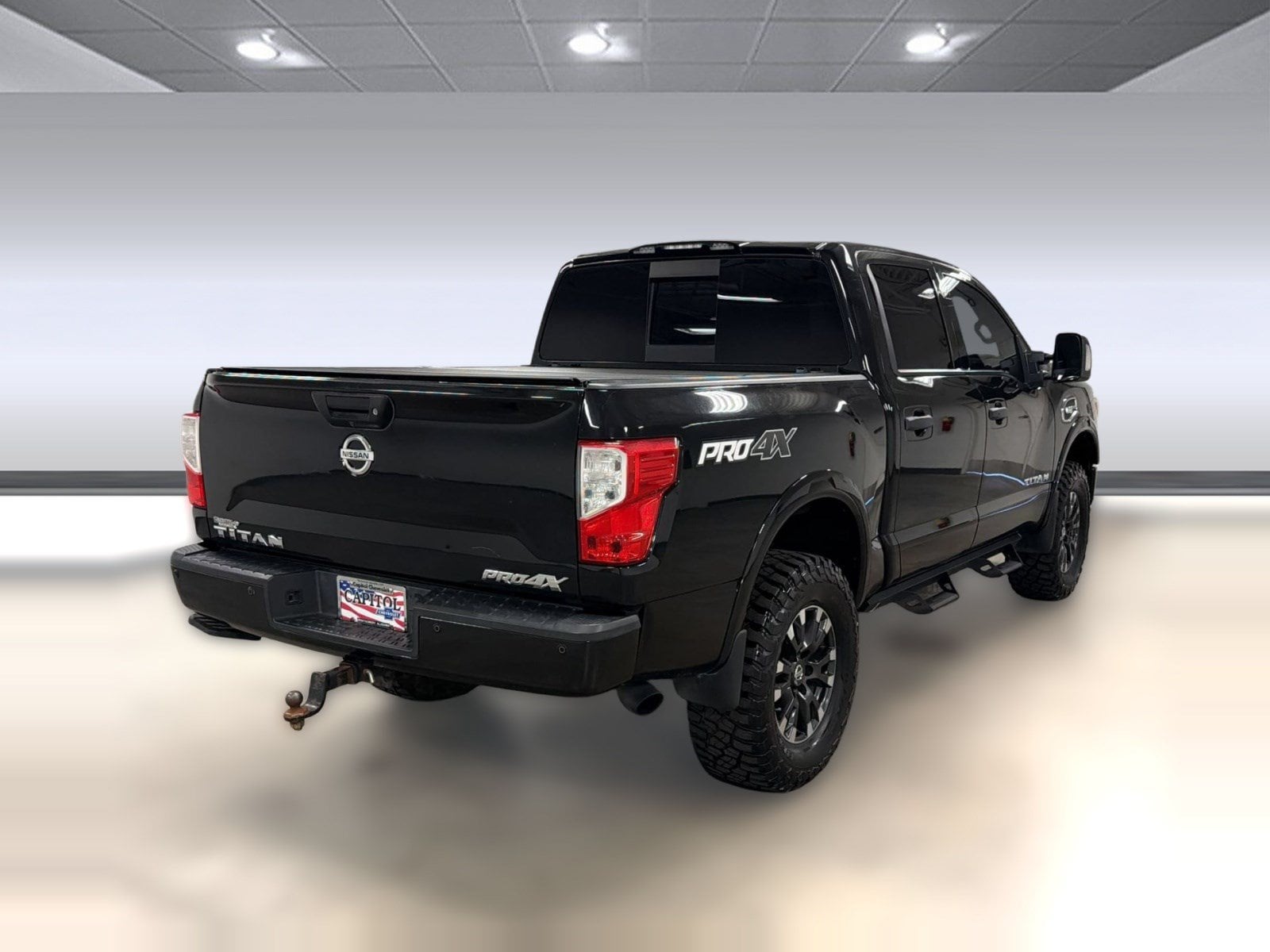 Titan PRO-4X Truck