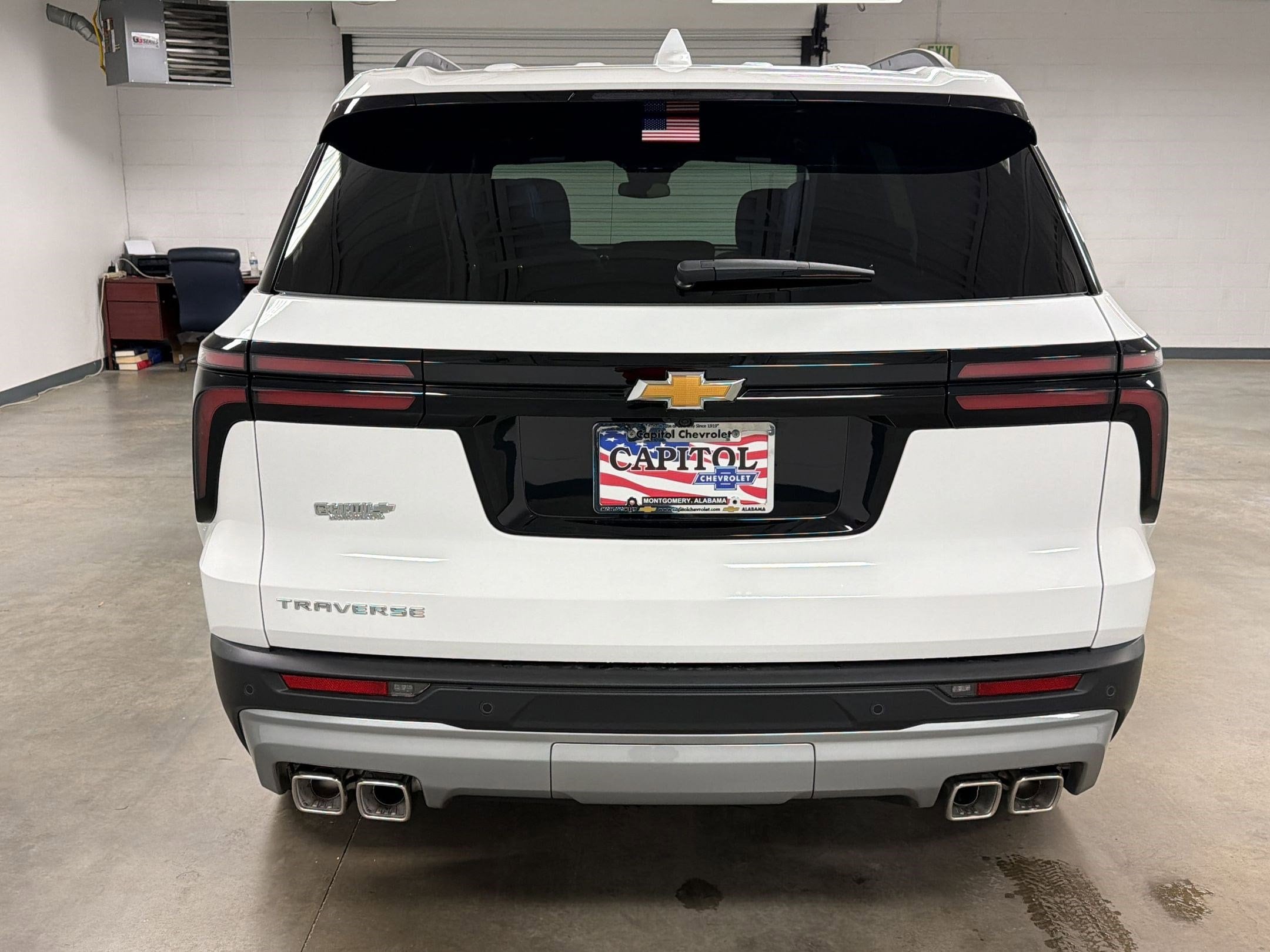 2026 Chevrolet Traverse LT photo 3