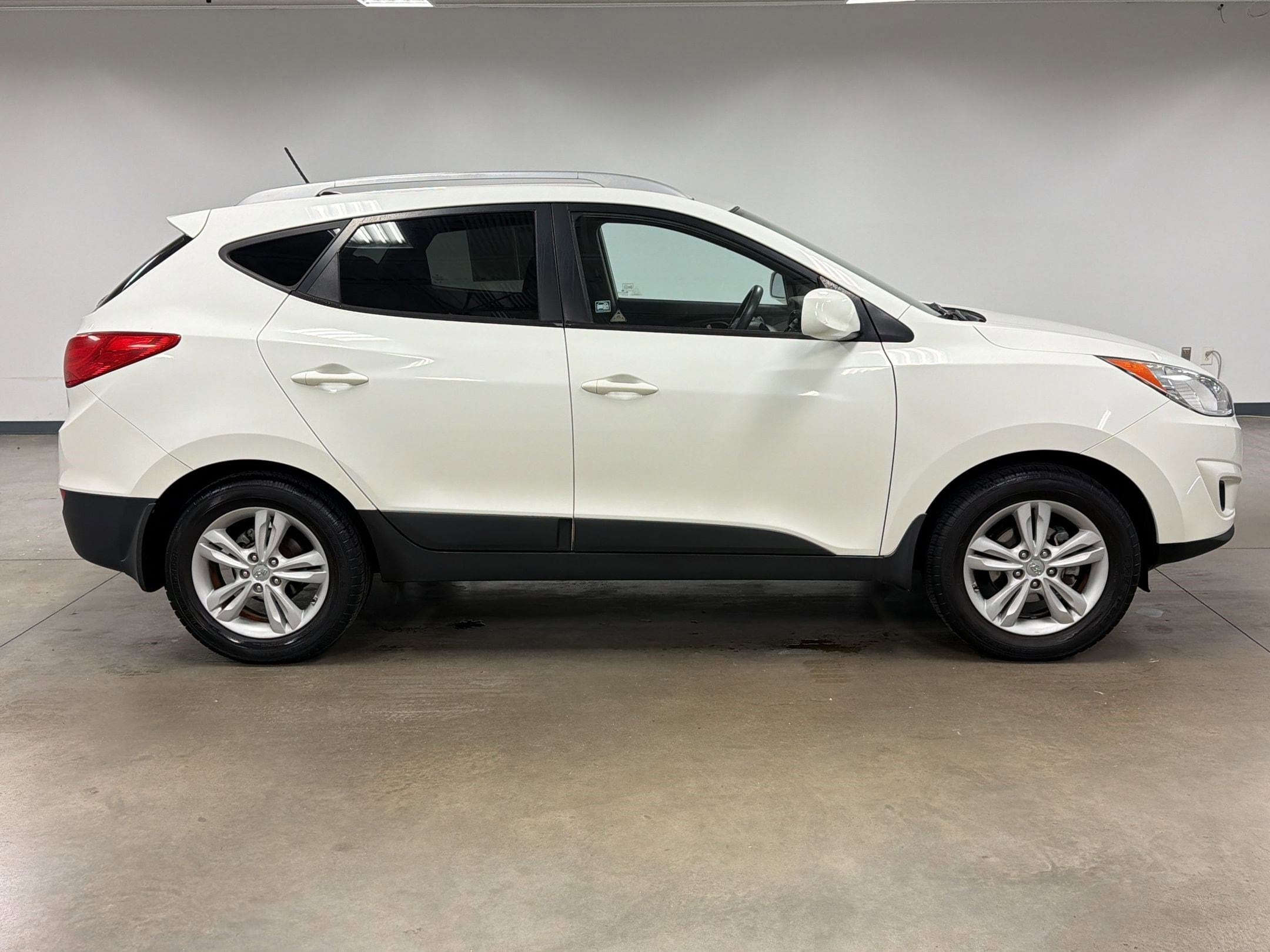 2011 Hyundai Tucson GLS photo 5