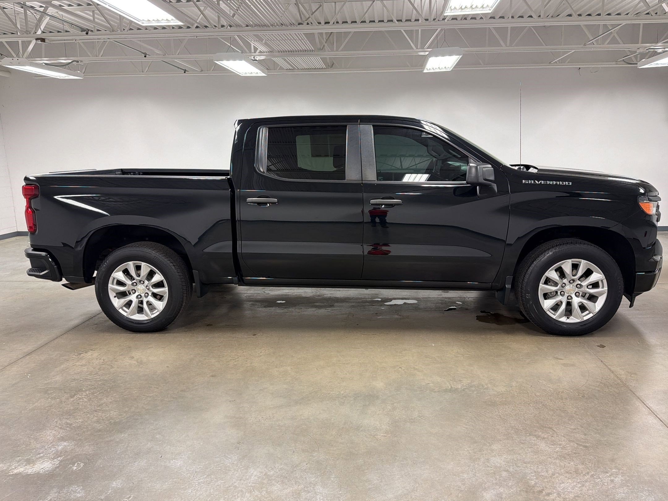 2023 Chevrolet Silverado 1500 Custom photo 5