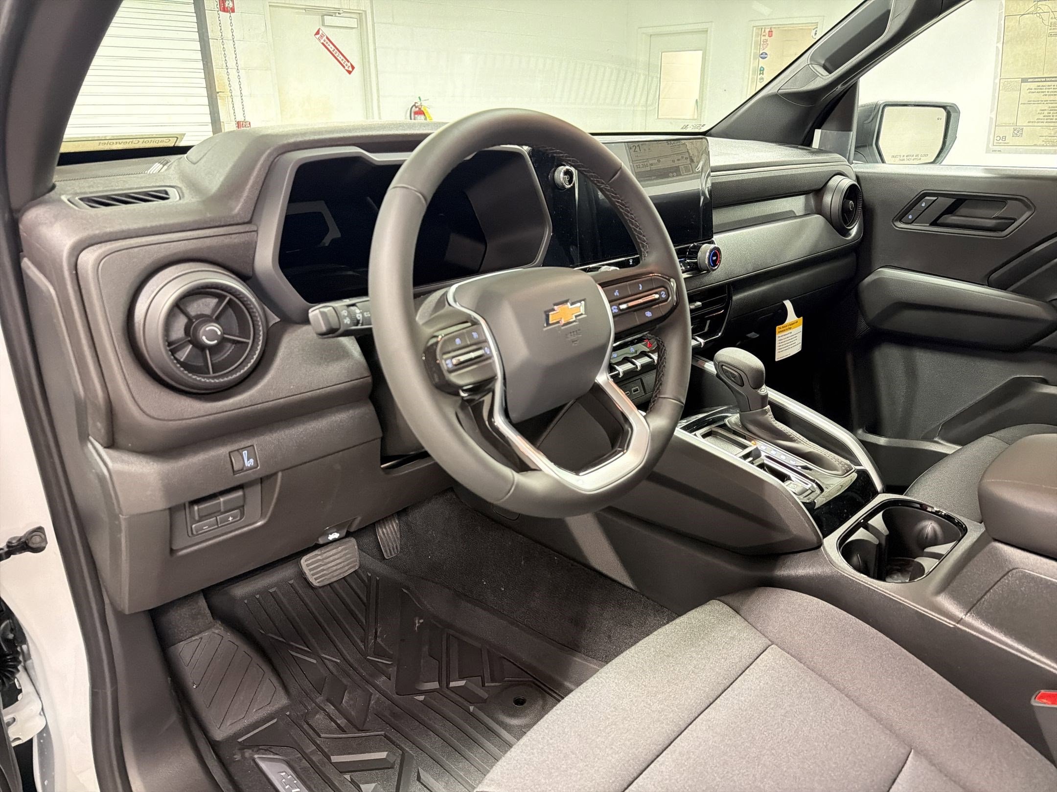 2026 Chevrolet Colorado WT photo 2