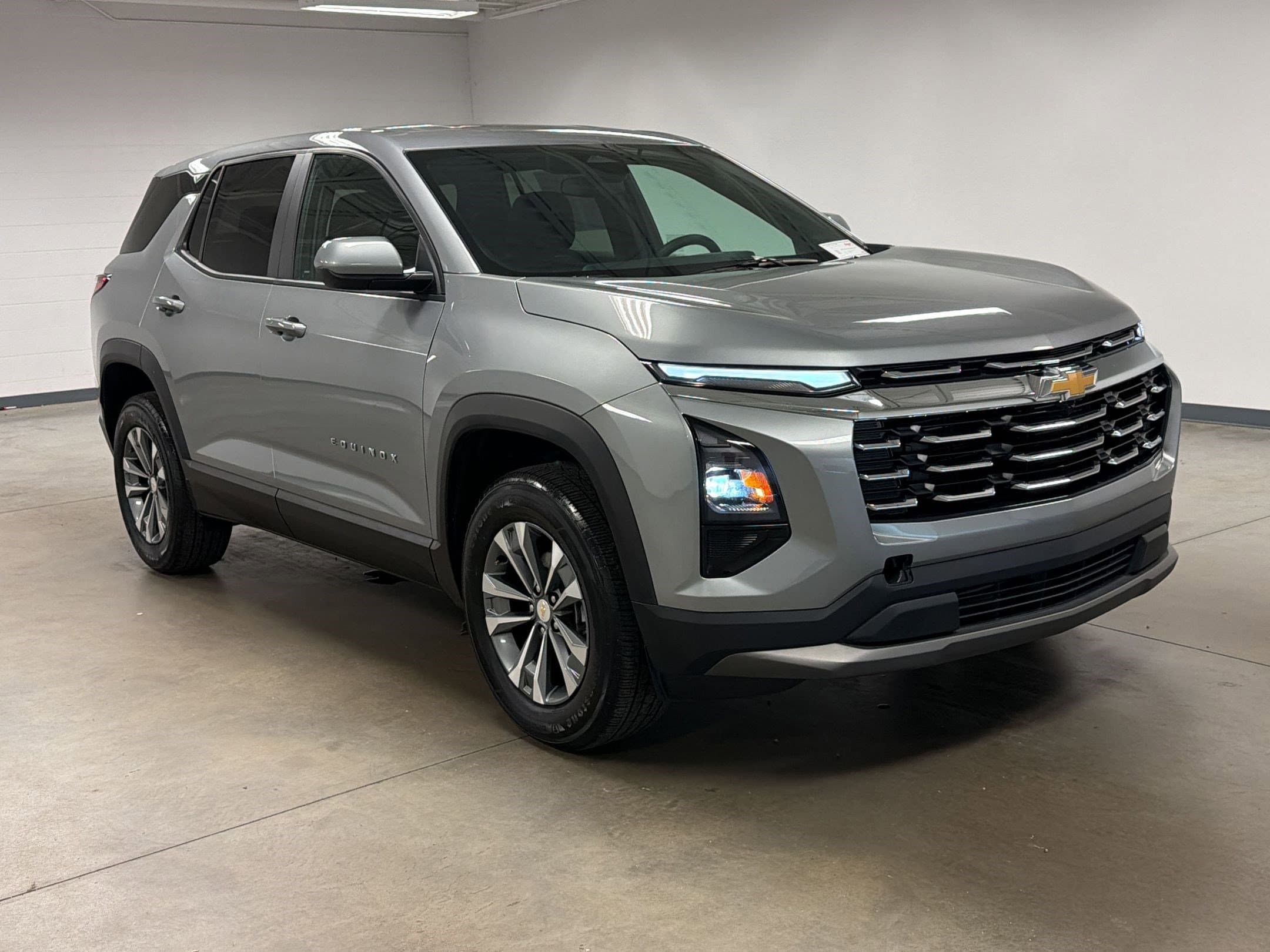 2025 Chevrolet Equinox LT photo 5