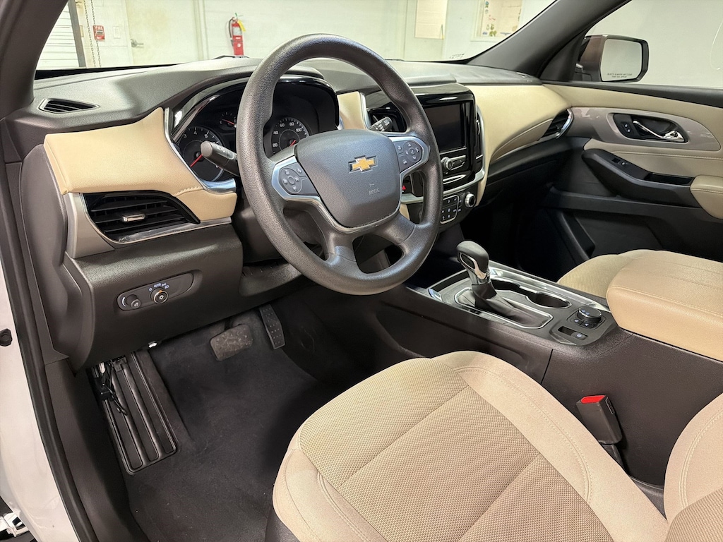 Used 2022 Chevrolet Traverse LS SUV