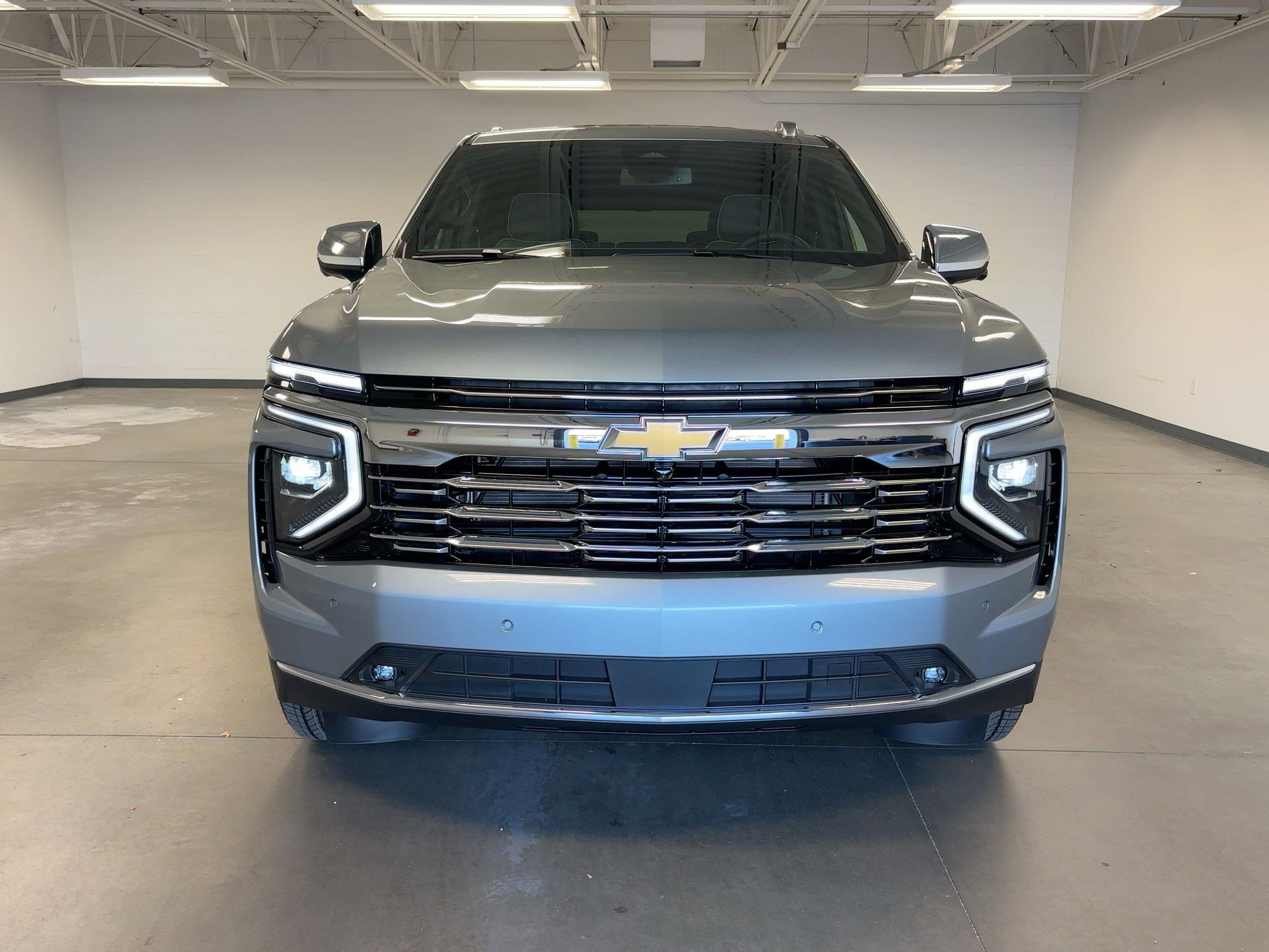 2026 Chevrolet Suburban Premier photo 4