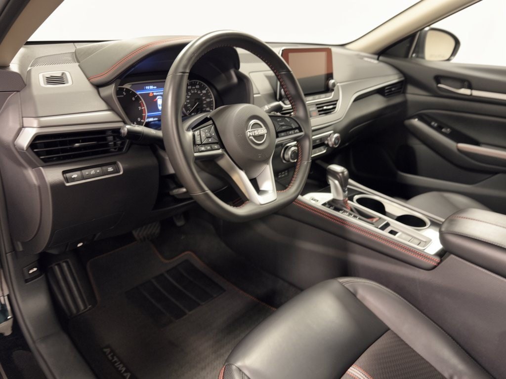 Used 2025 Nissan Altima SR