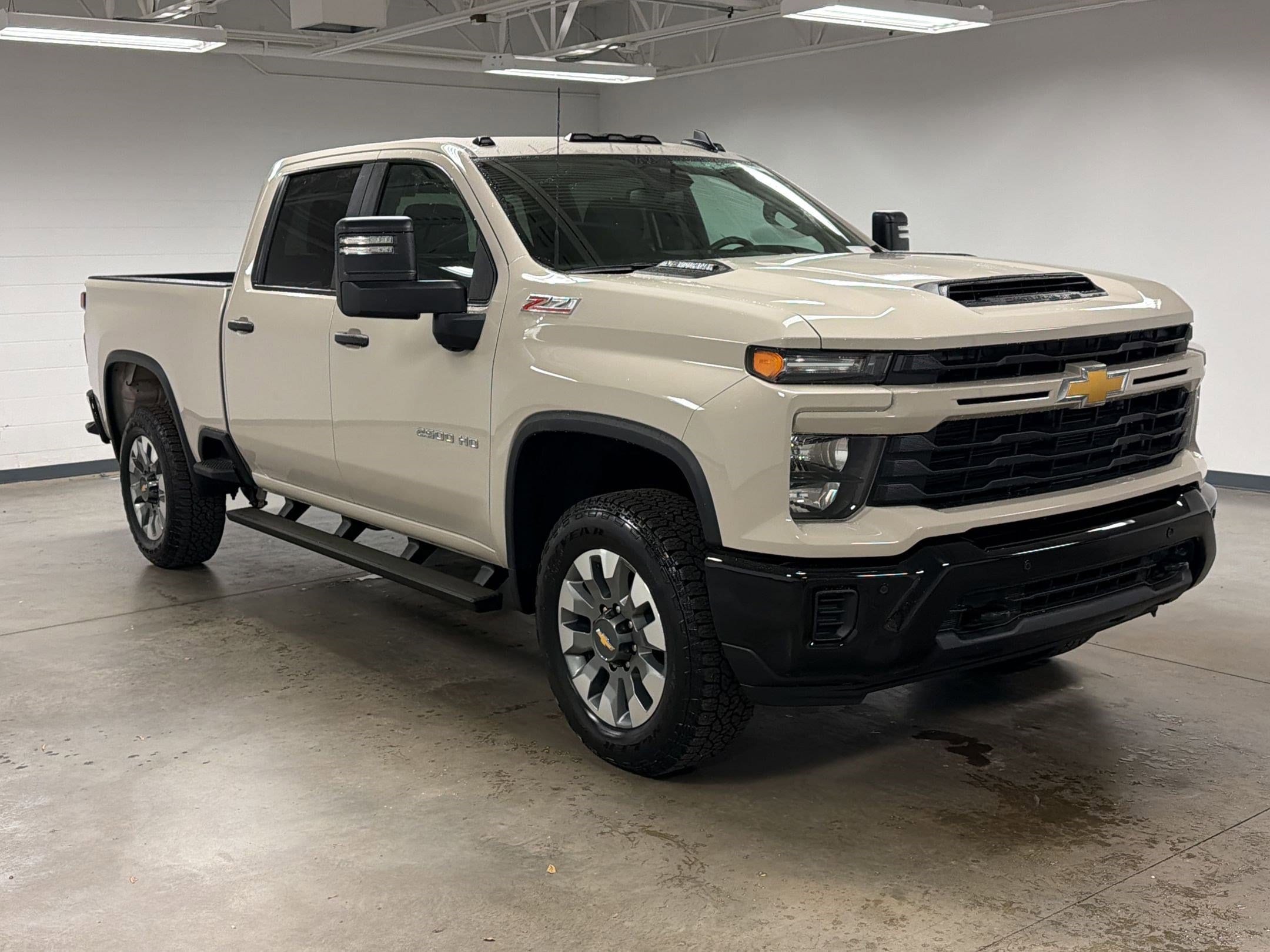 2026 Chevrolet Silverado 2500 HD Custom photo 4