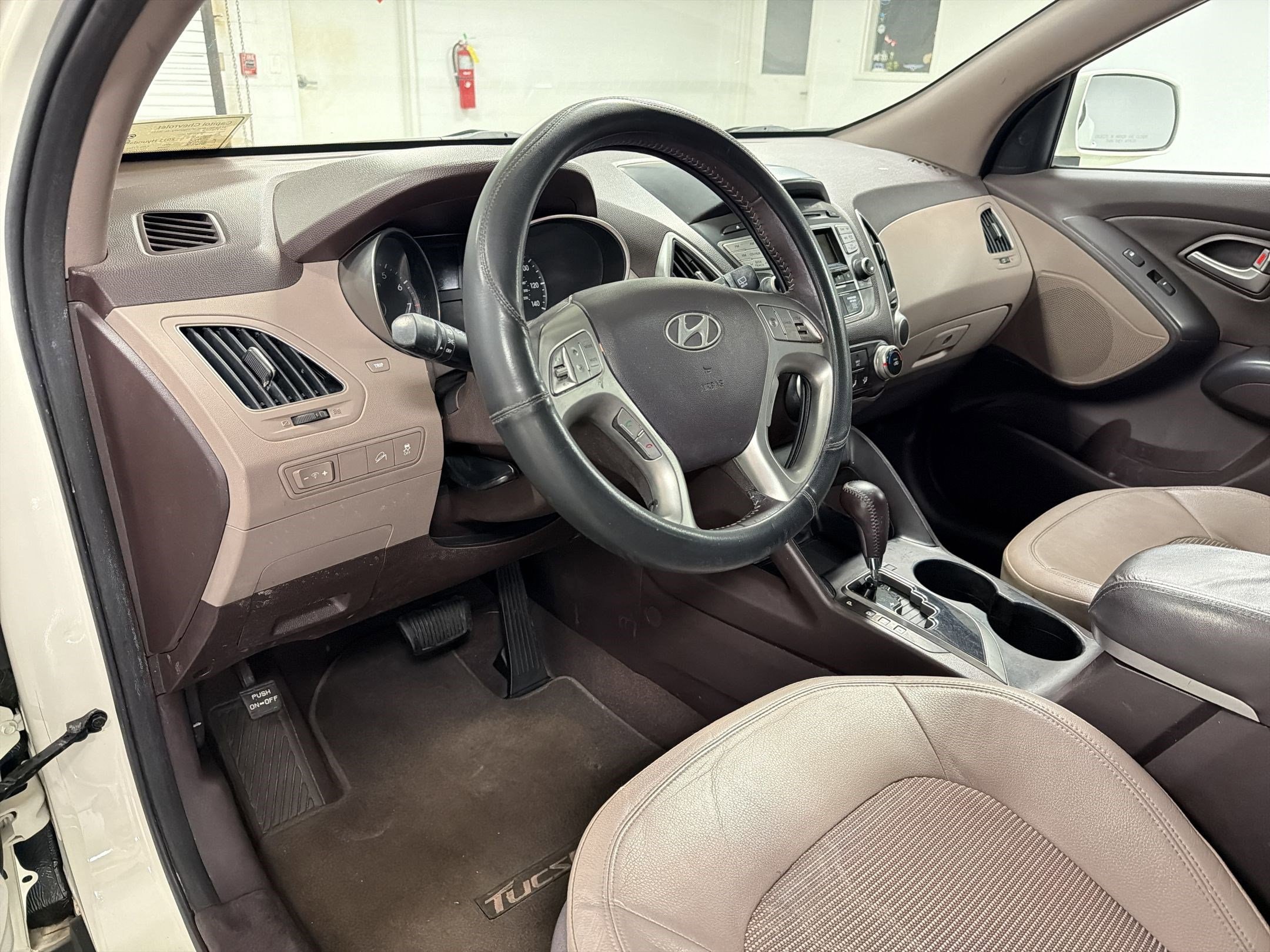 2011 Hyundai Tucson GLS photo 2