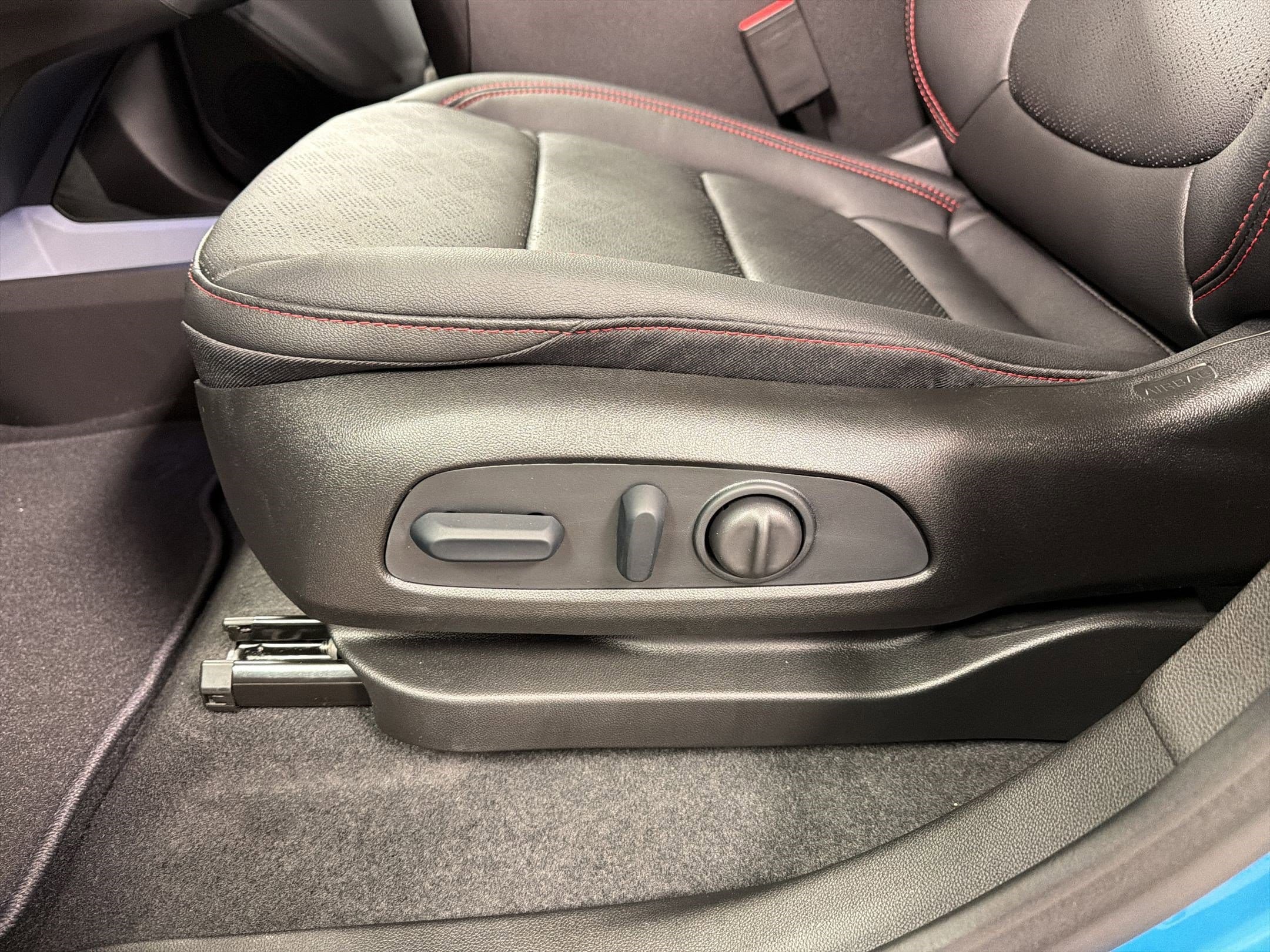 2027 Chevrolet Bolt RS - Photo 13