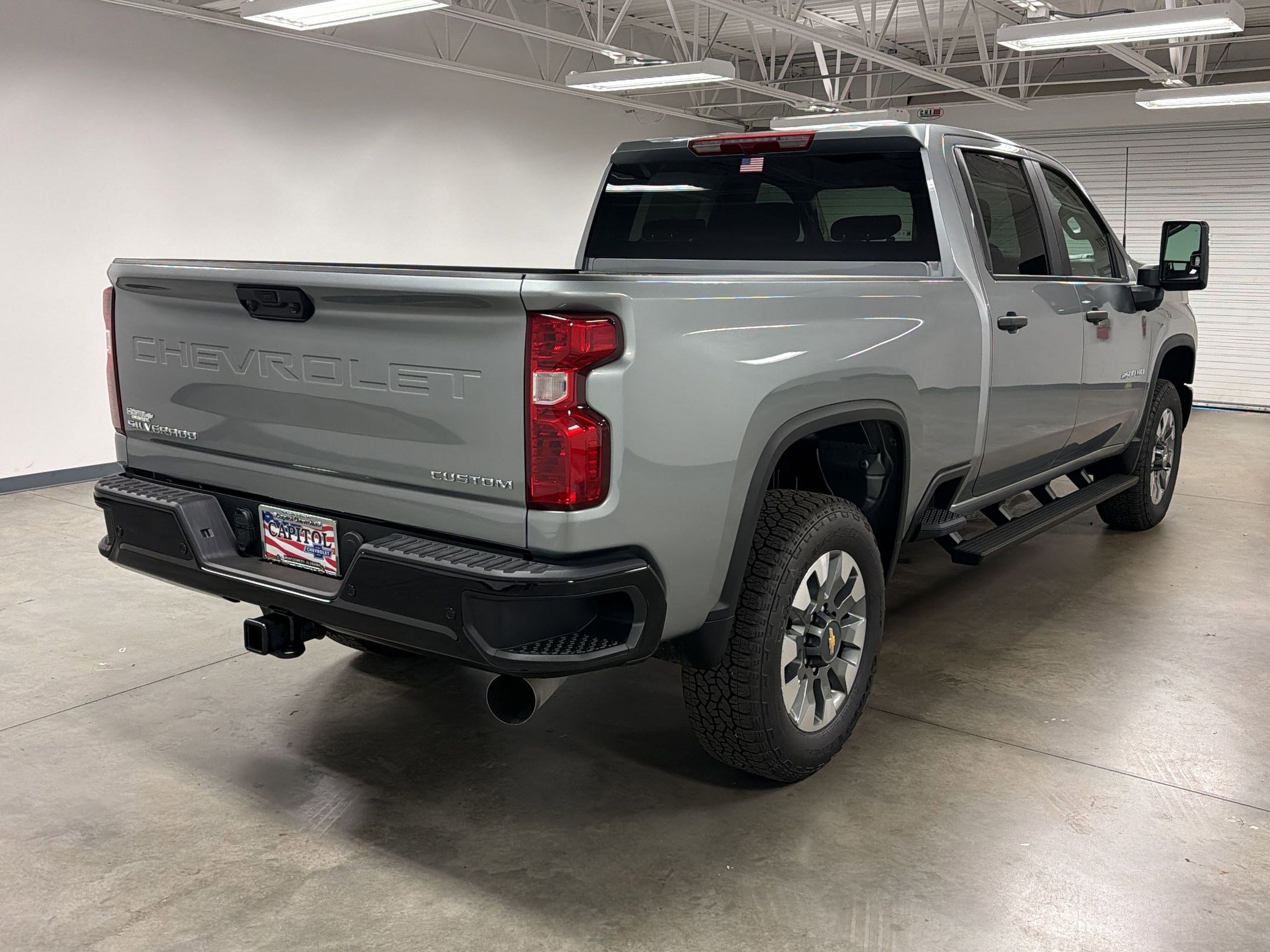 2026 Chevrolet Silverado 2500 HD Custom photo 3