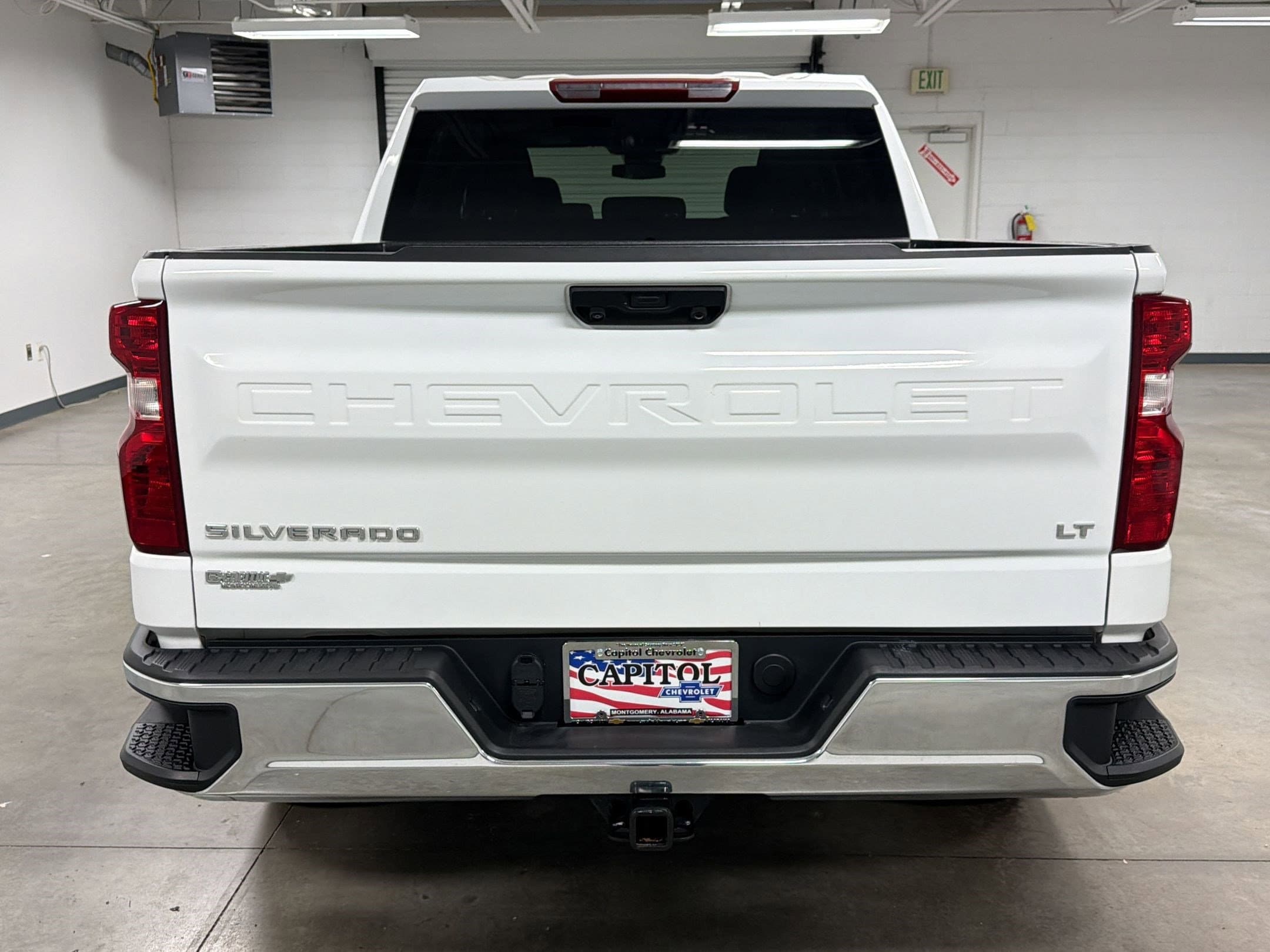 2025 Chevrolet Silverado 1500 LT photo 3