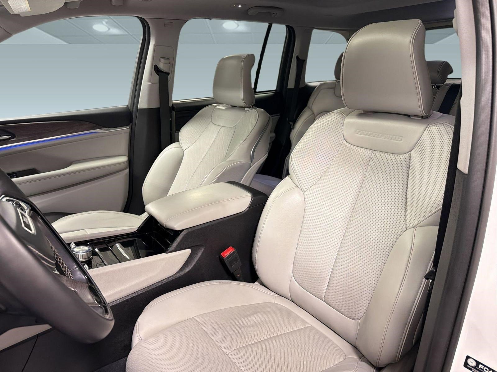 2023 Jeep Grand Cherokee Overland - Photo 23