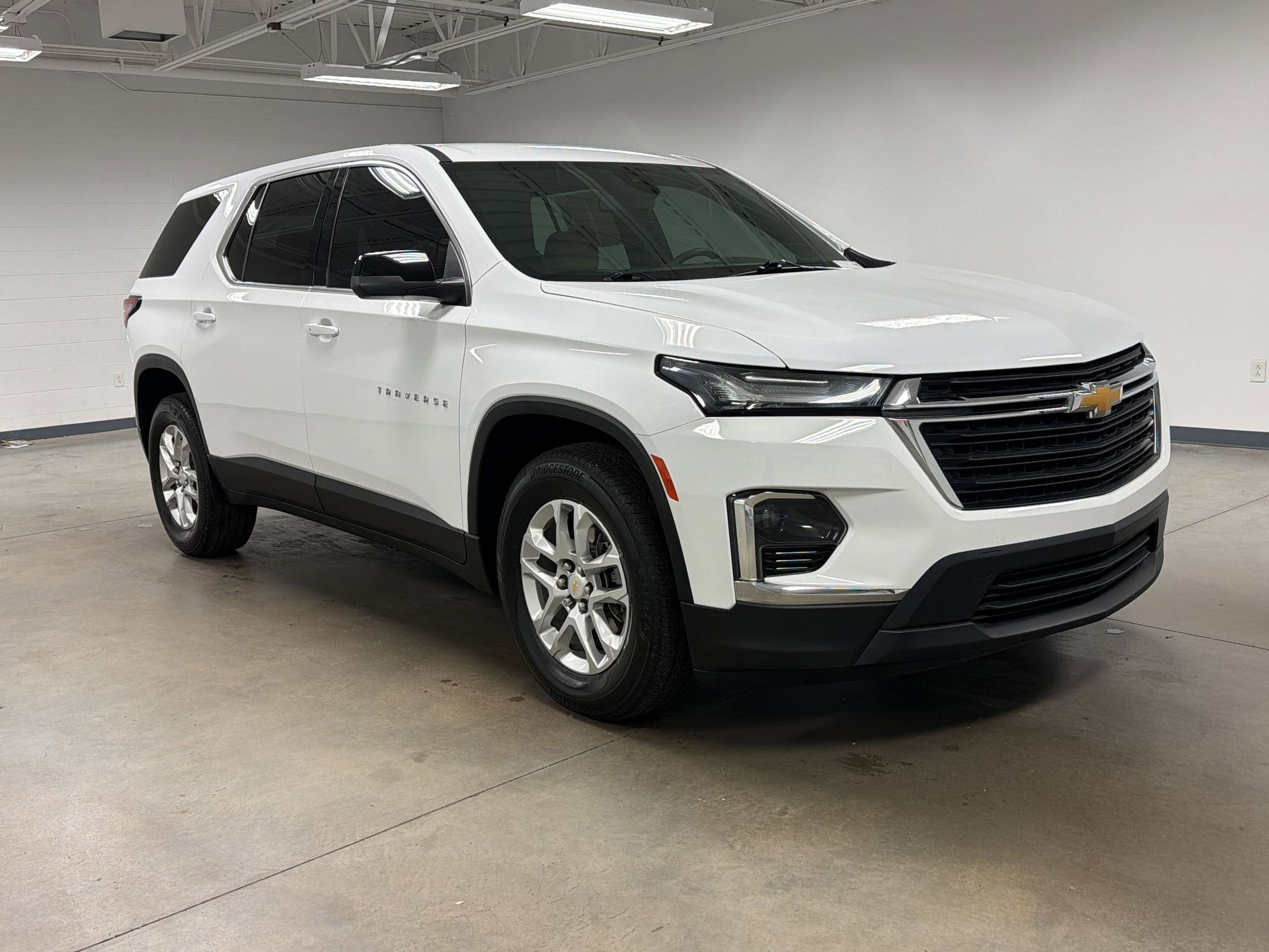 2022 Chevrolet Traverse LS photo 4