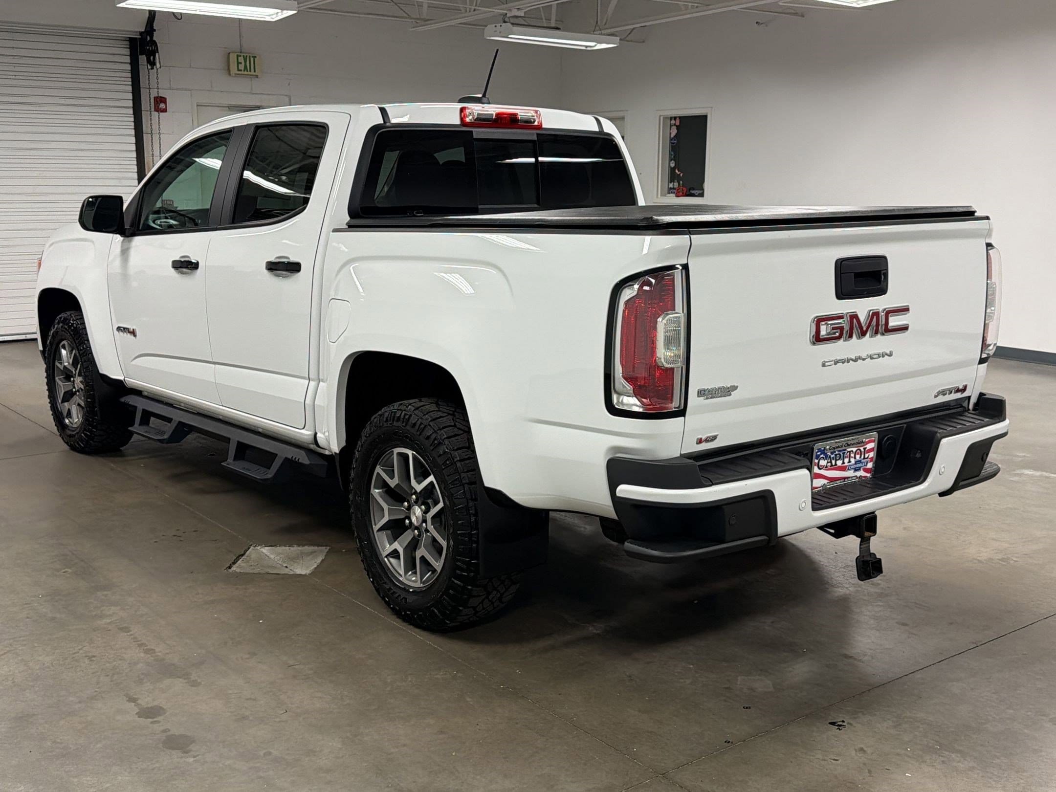 2022 GMC Canyon AT4 - Leather photo 2