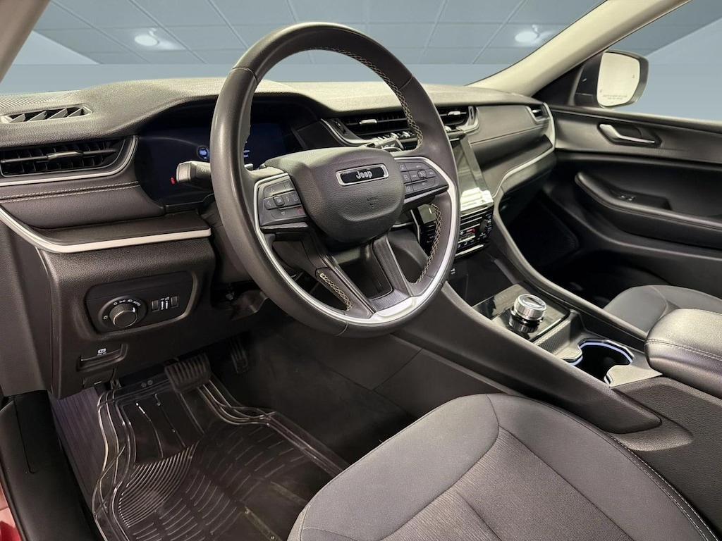 Used 2023 Jeep Grand Cherokee L Laredo 4x2 SUV