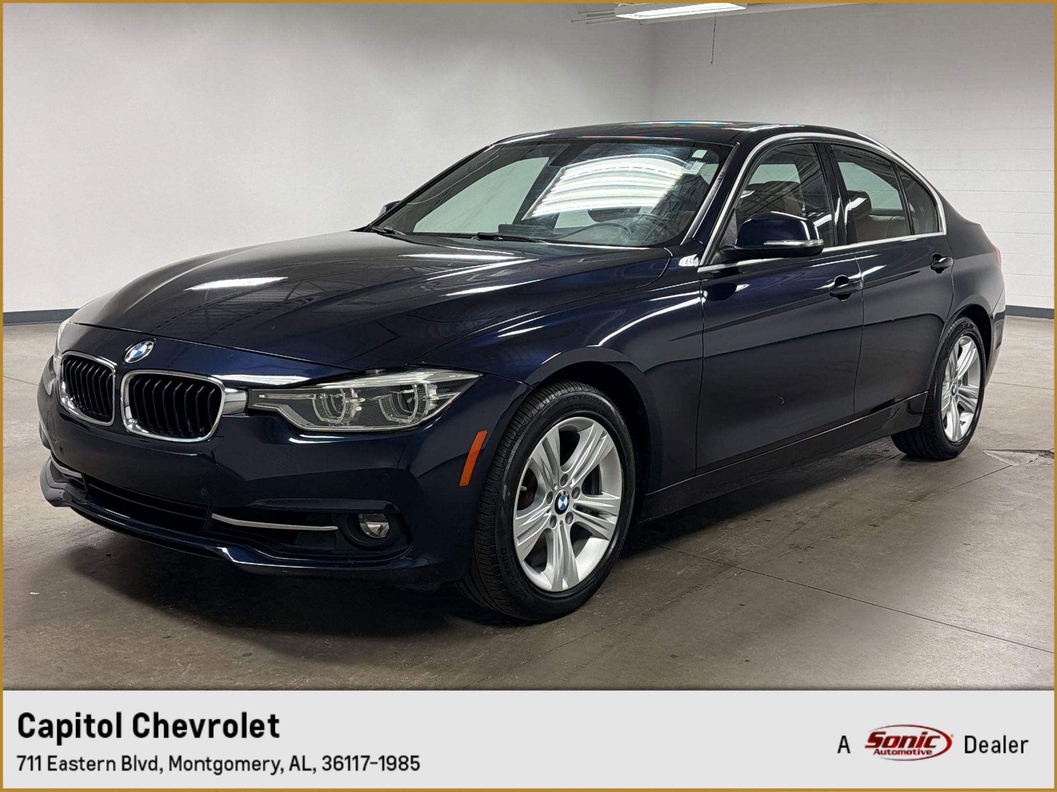2017 BMW 3 Series 330i Sedan's photo
