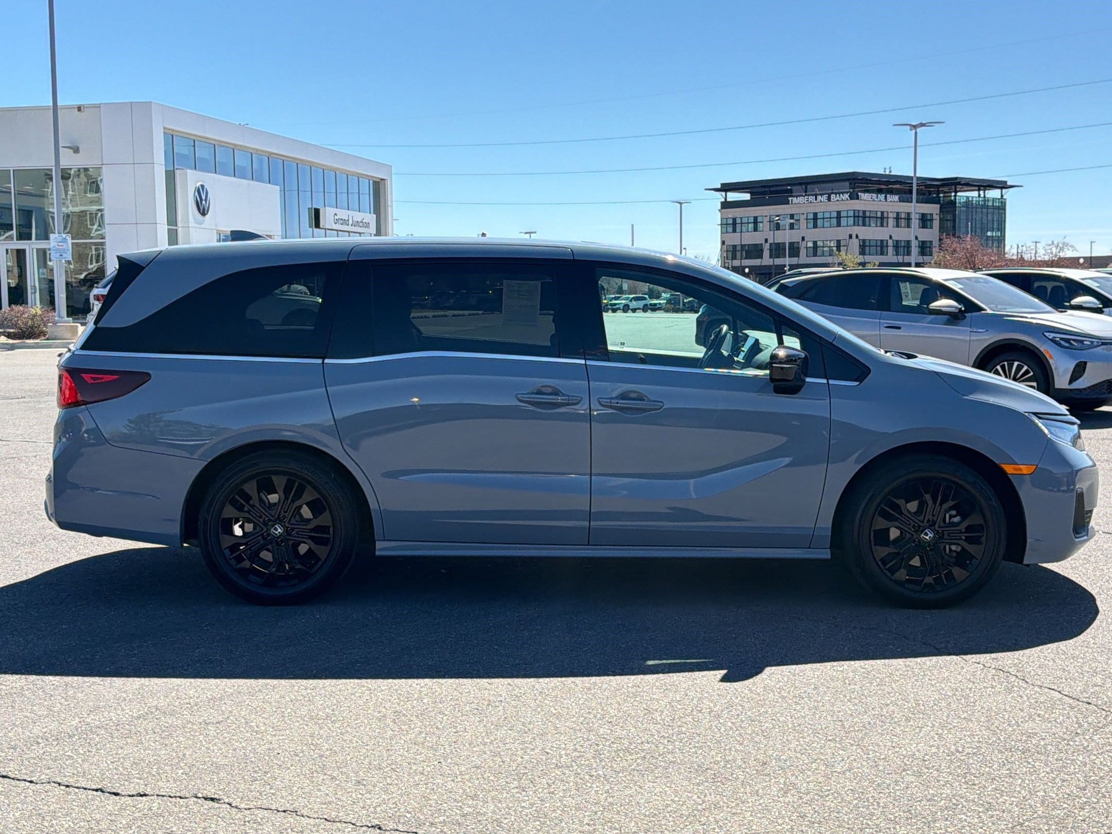 Odyssey Sport-L Minivan