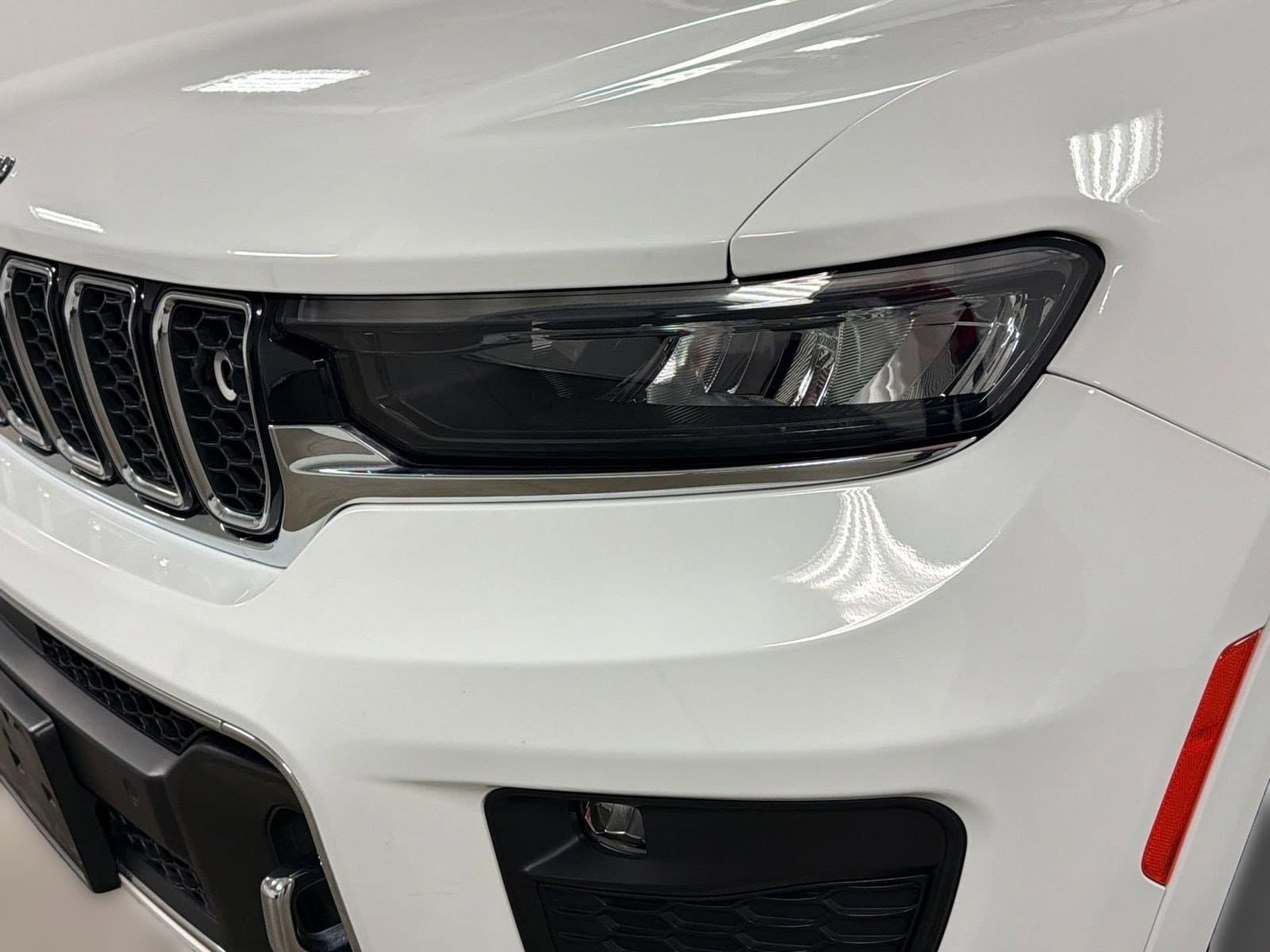 2023 Jeep Grand Cherokee Overland - Photo 10