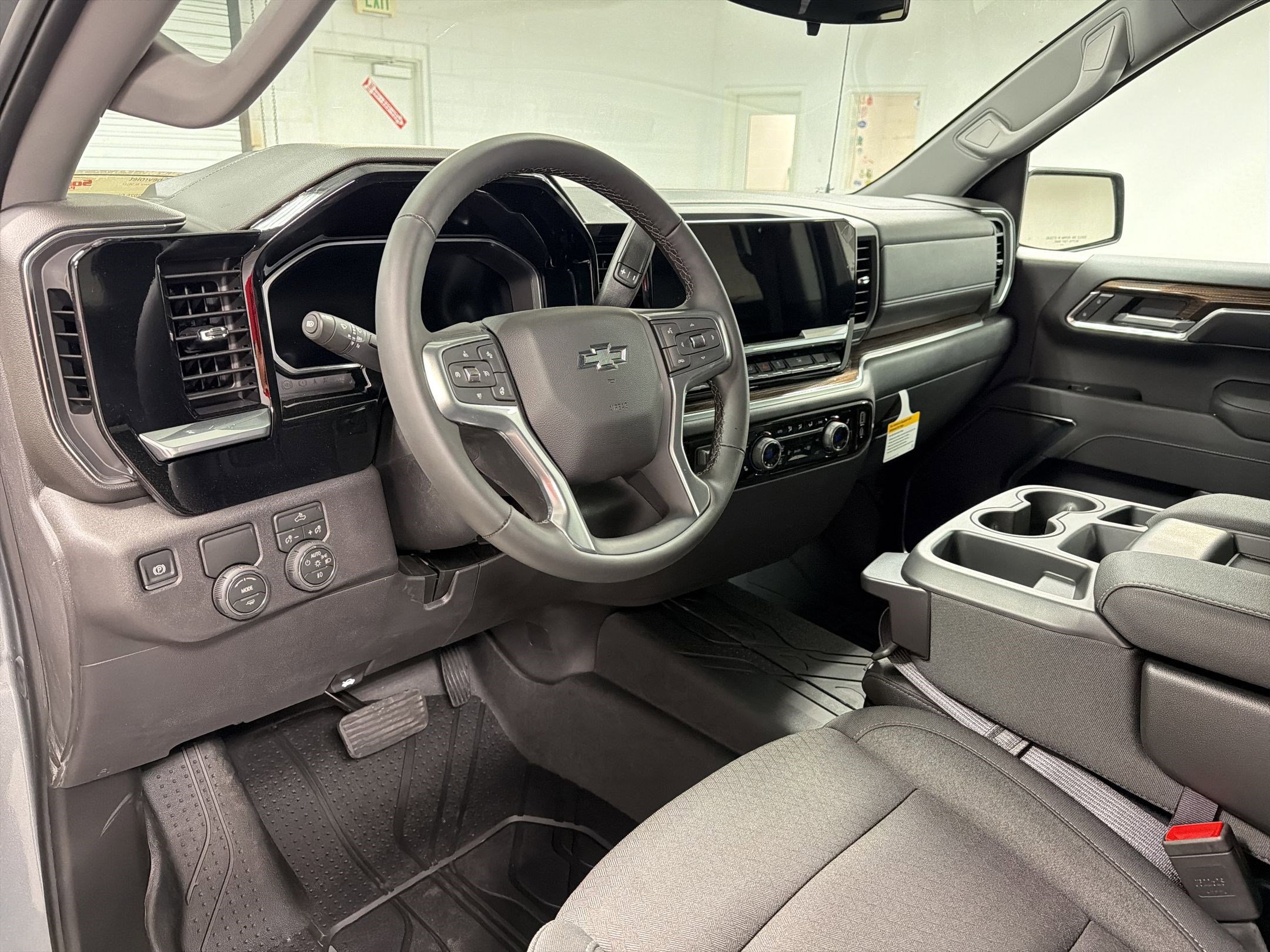 2026 Chevrolet Silverado 1500 RST photo 2