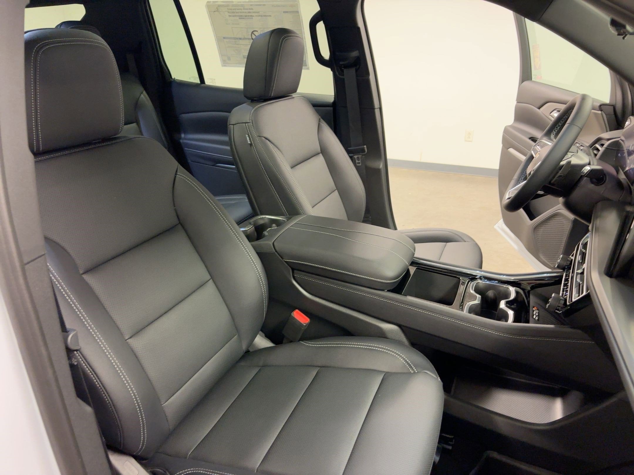 2026 Chevrolet Traverse LT - Photo 31