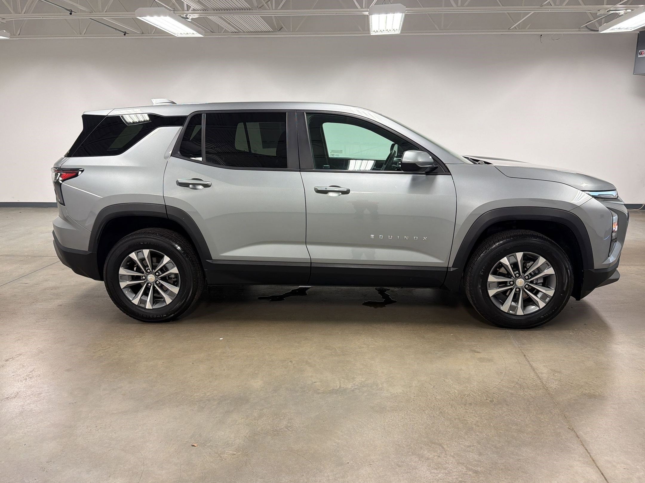 2025 Chevrolet Equinox LT photo 6