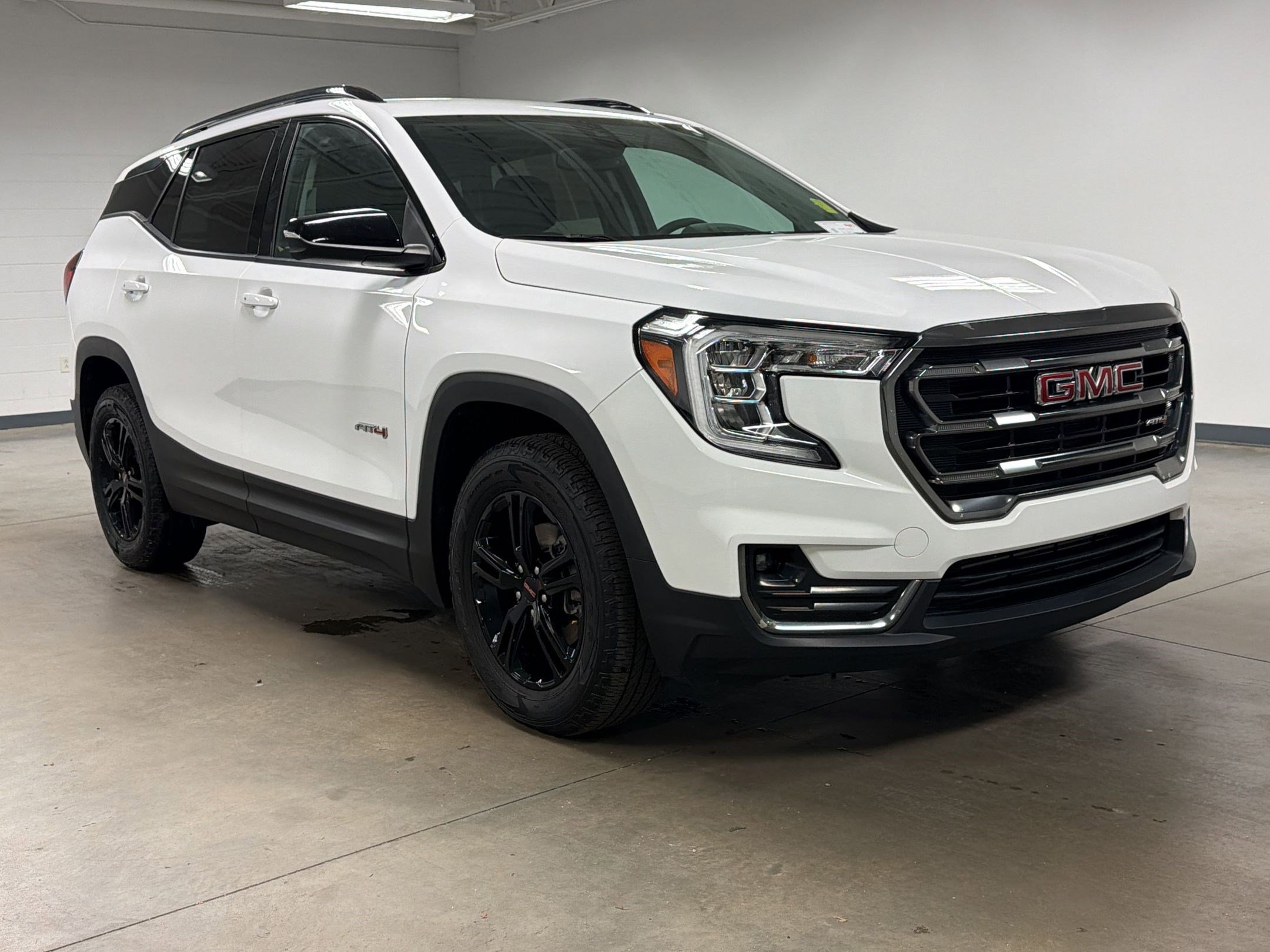 2023 GMC Terrain AT4 photo 5