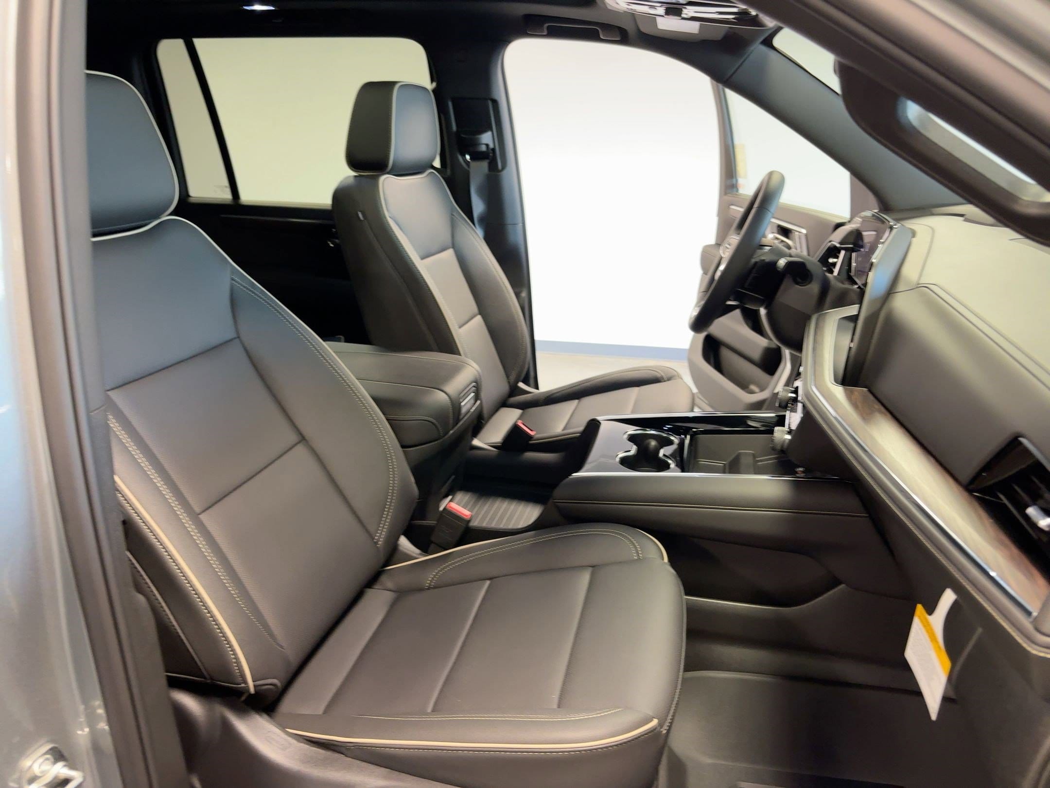 2026 Chevrolet Suburban Premier - Photo 31