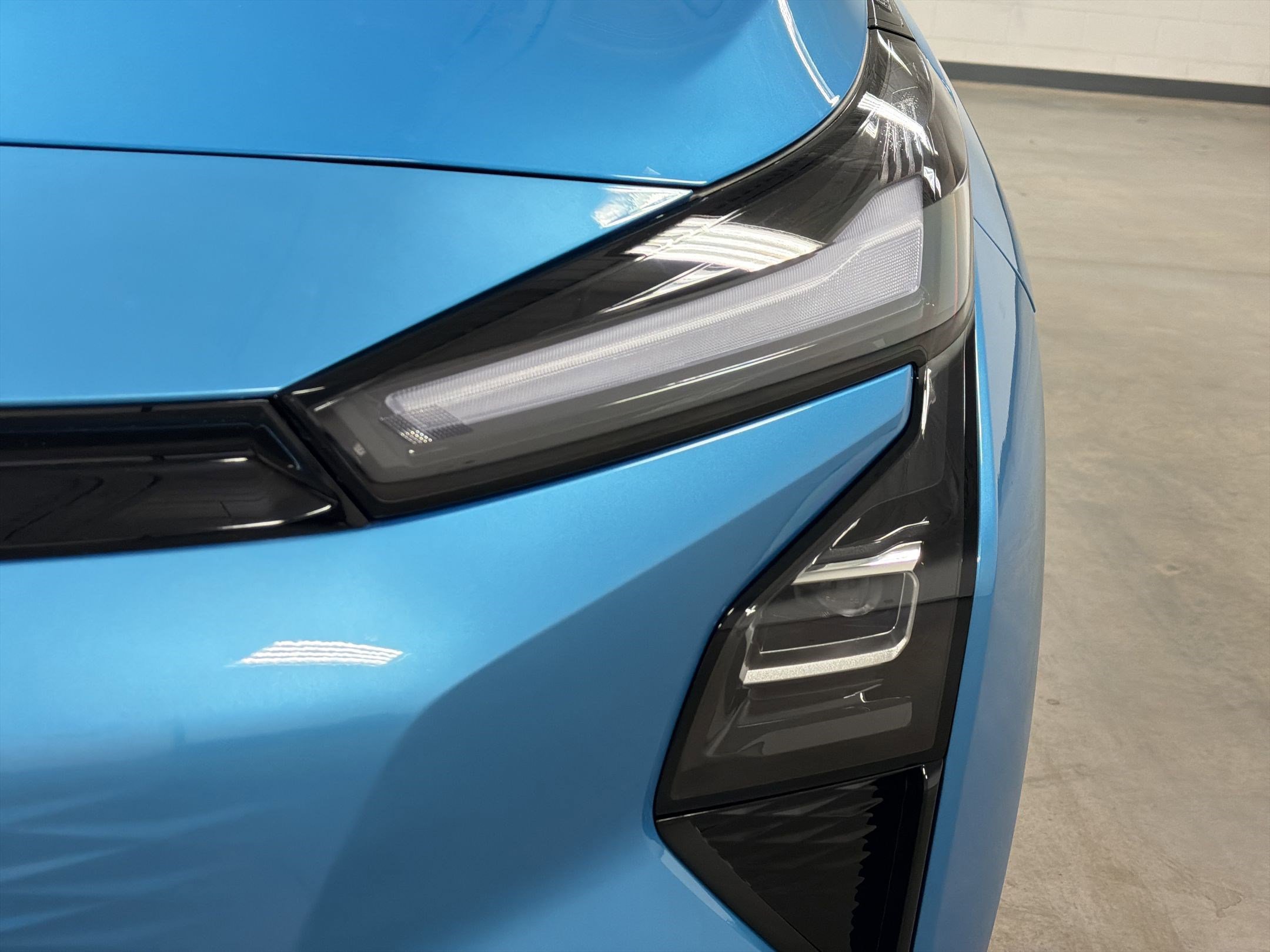 2027 Chevrolet Bolt RS - Photo 10
