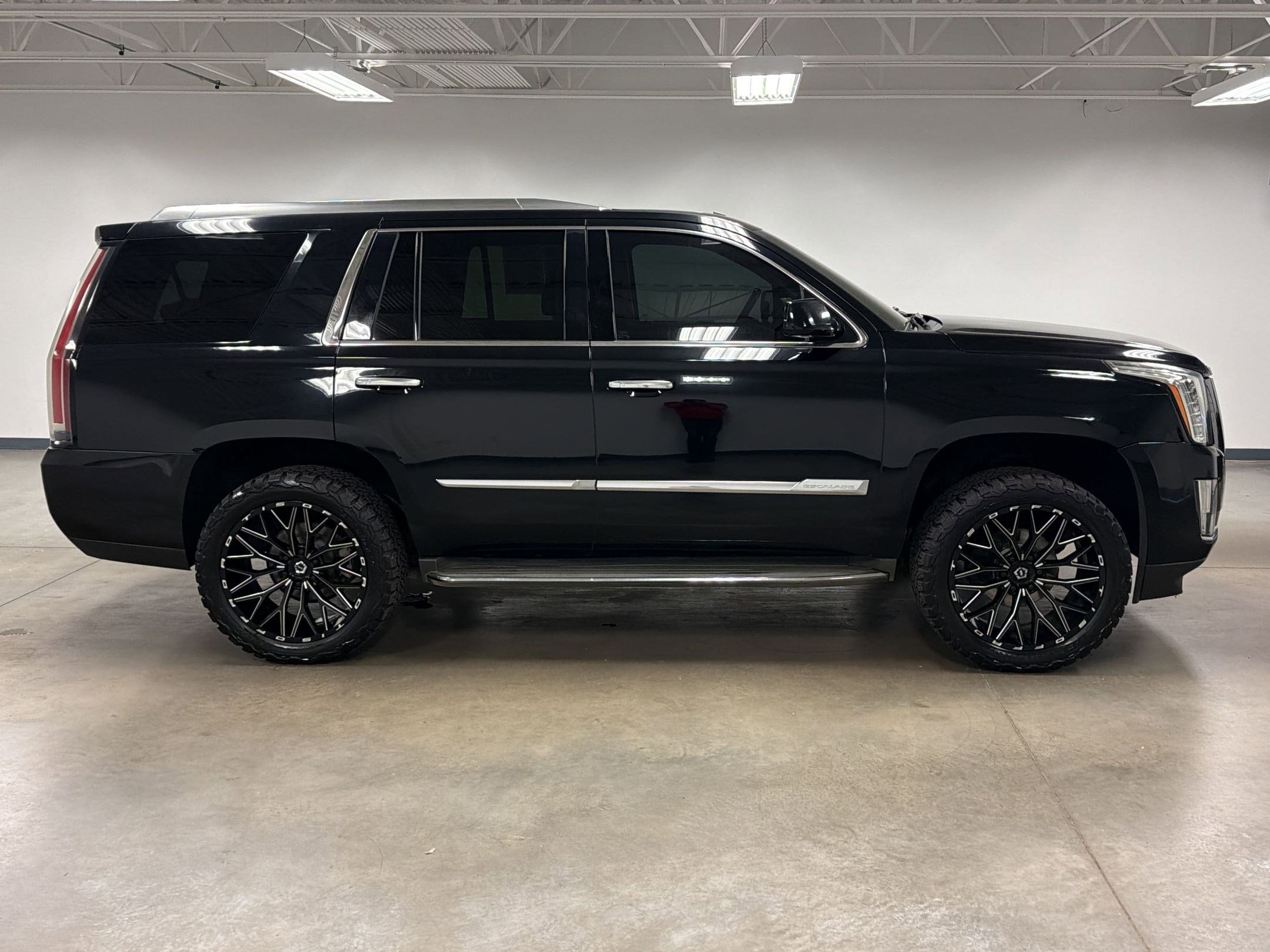2015 CADILLAC Escalade Luxury photo 6