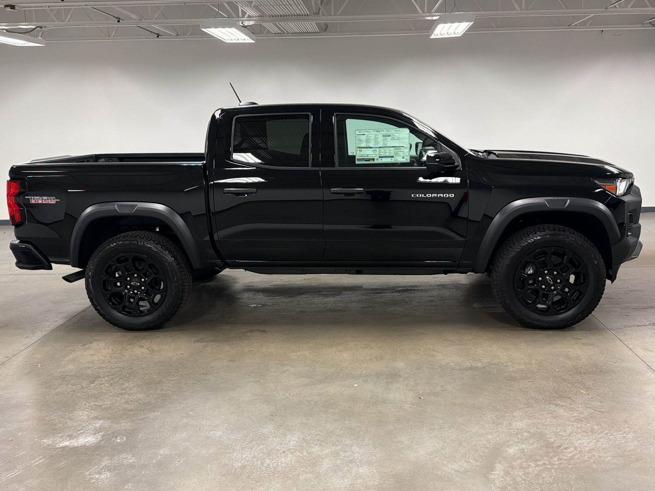 2026 Chevrolet Colorado Trail Boss - Photo 7