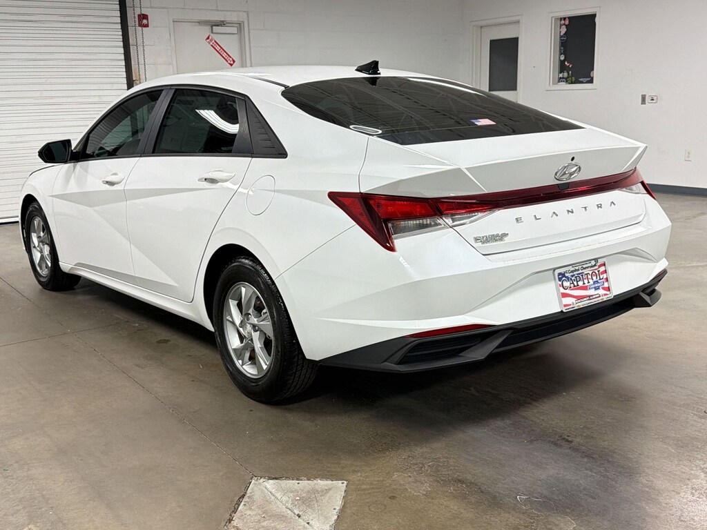 Used 2022 Hyundai Elantra SE Sedan