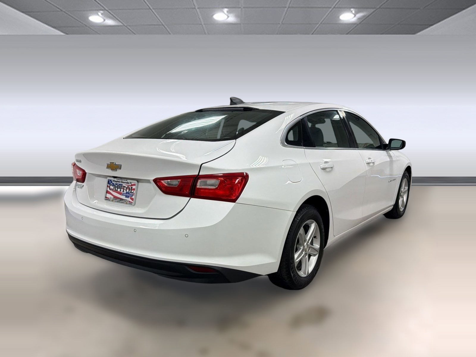 2020 Chevrolet Malibu LS photo 3