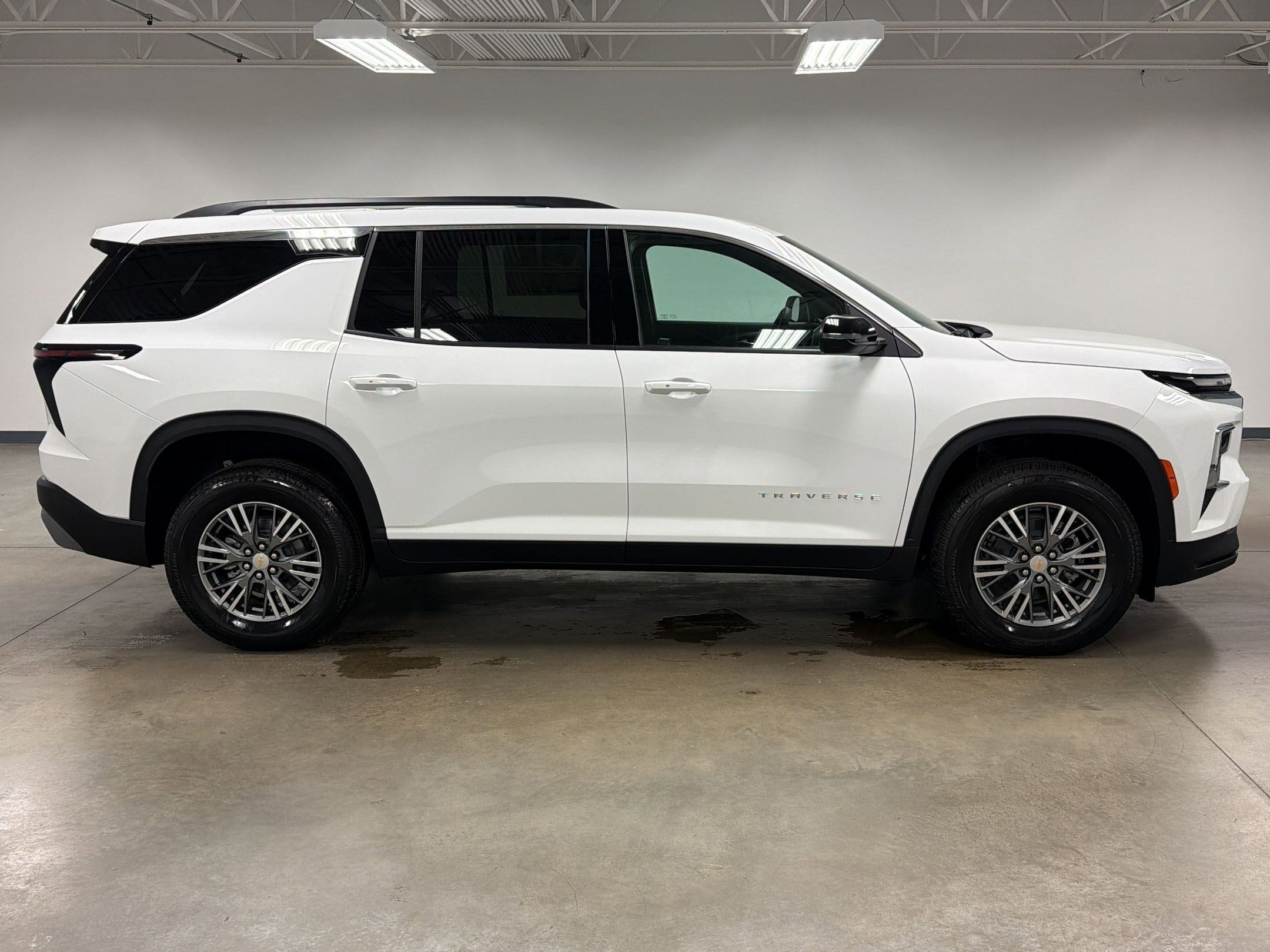 2026 Chevrolet Traverse LT photo 5