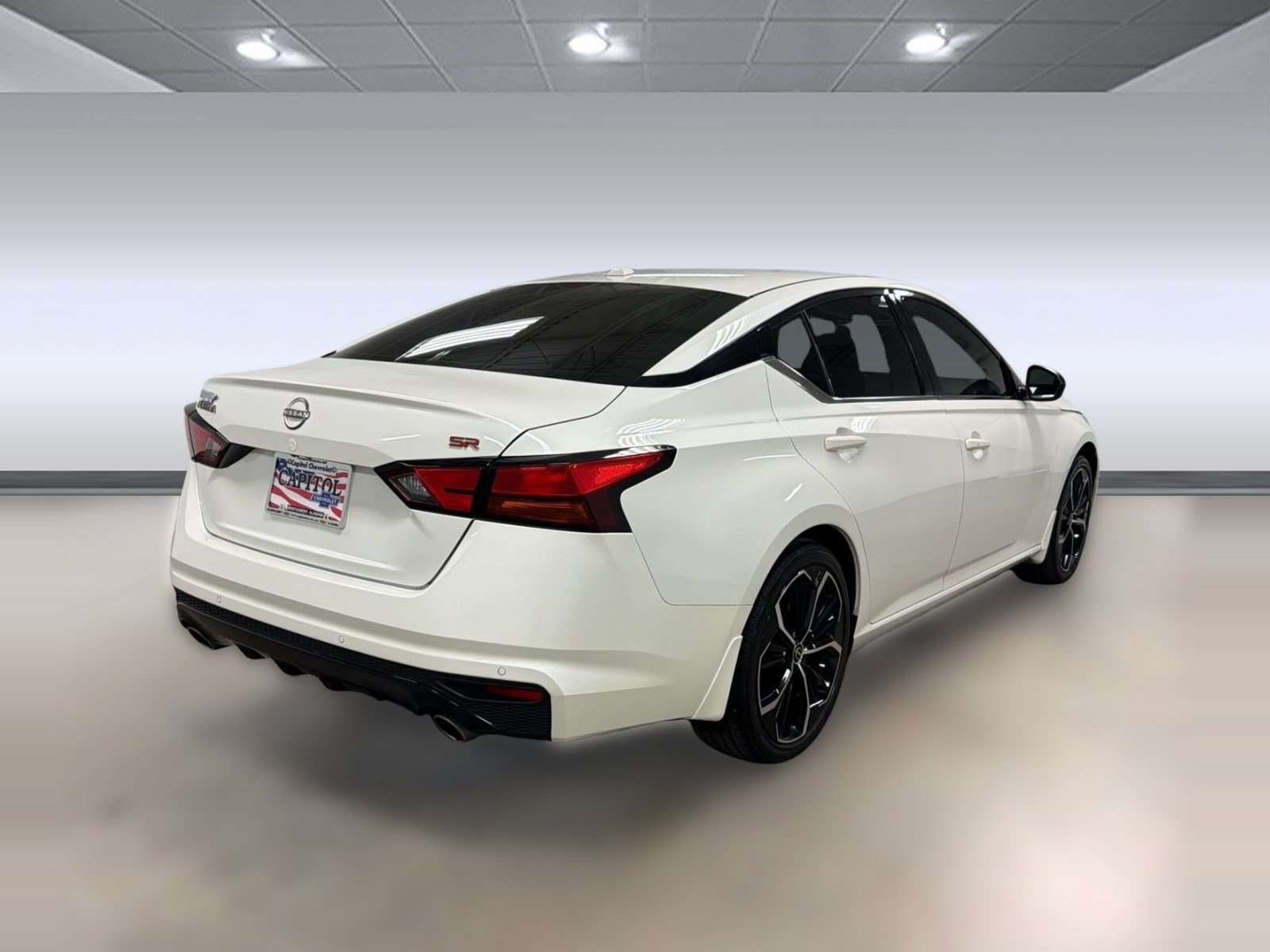 Altima SR FWD Sedan