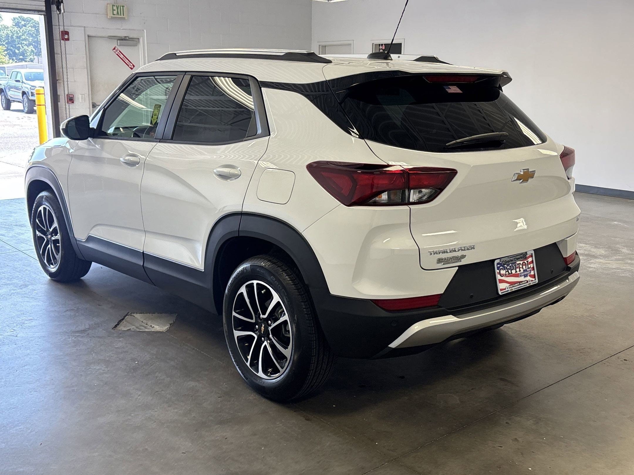 2026 Chevrolet Trailblazer LT photo 2