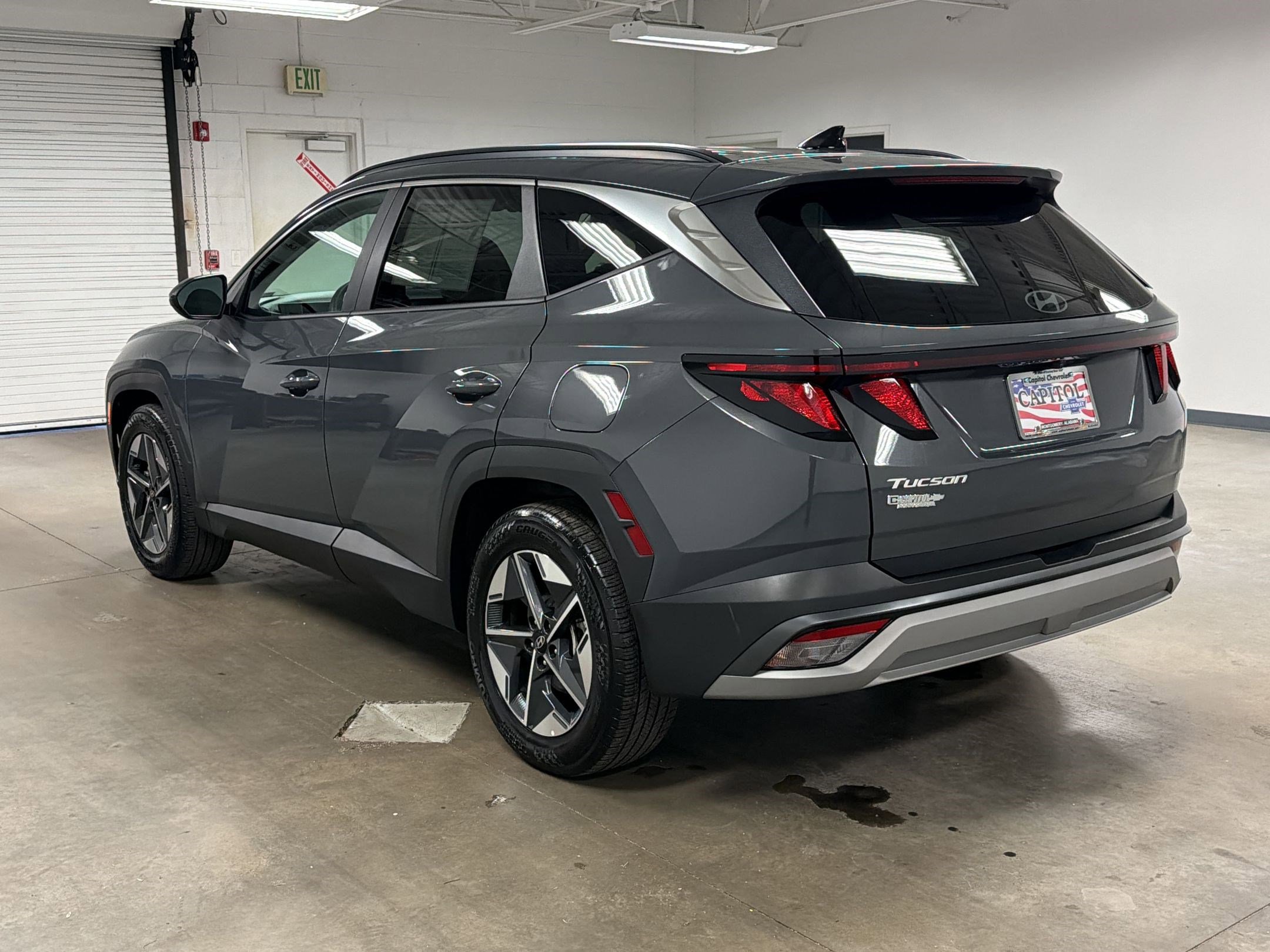 2025 Hyundai Tucson SEL photo 2