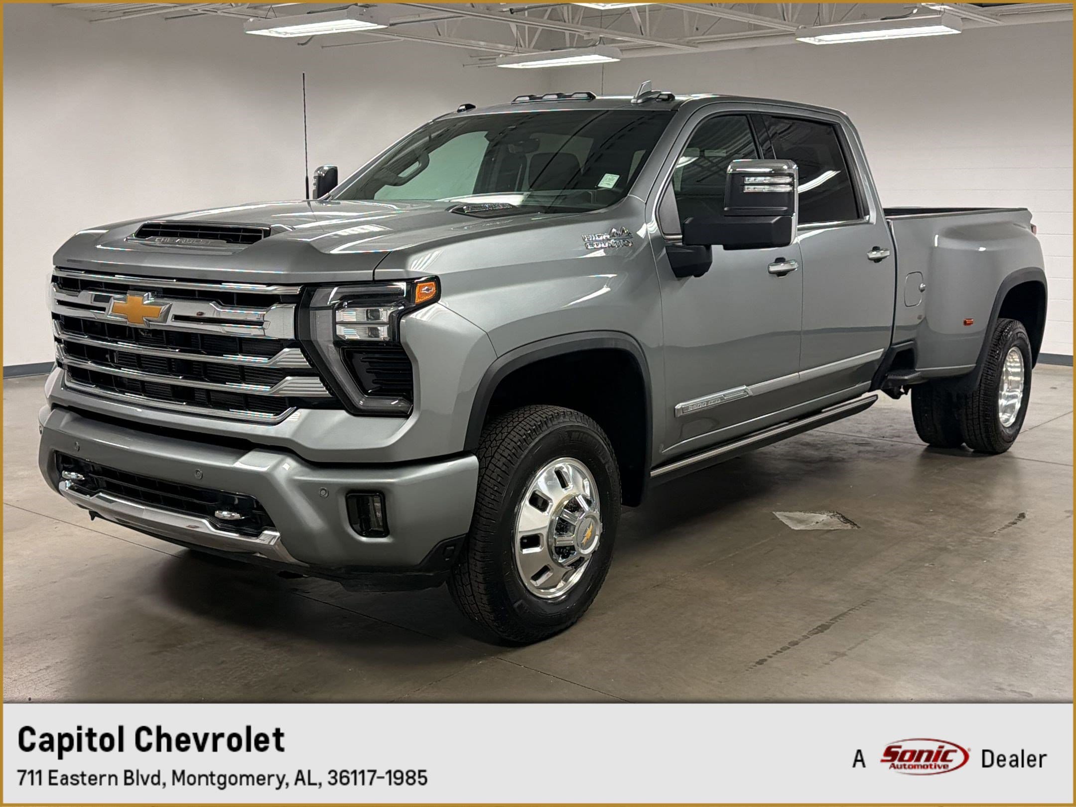 2025 Chevrolet Silverado HD High Country 4WD Crew Cab Long Box DRW's photo
