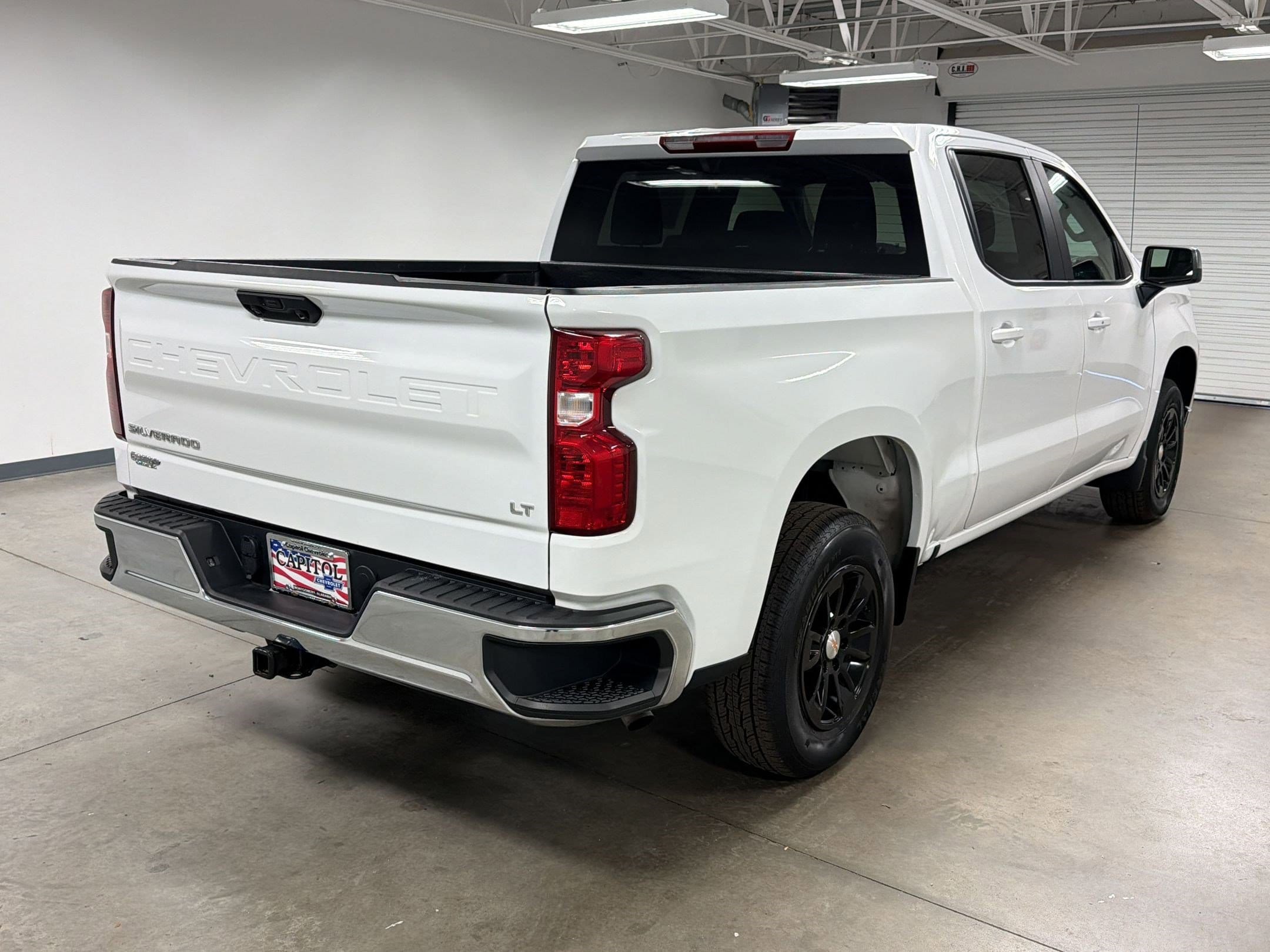 2025 Chevrolet Silverado 1500 LT photo 6