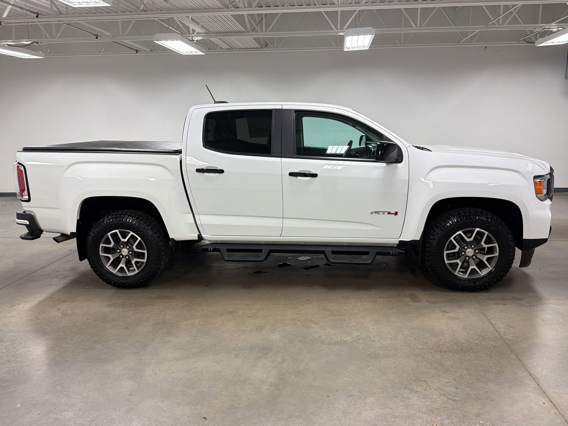 2022 GMC Canyon AT4 - Leather photo 6