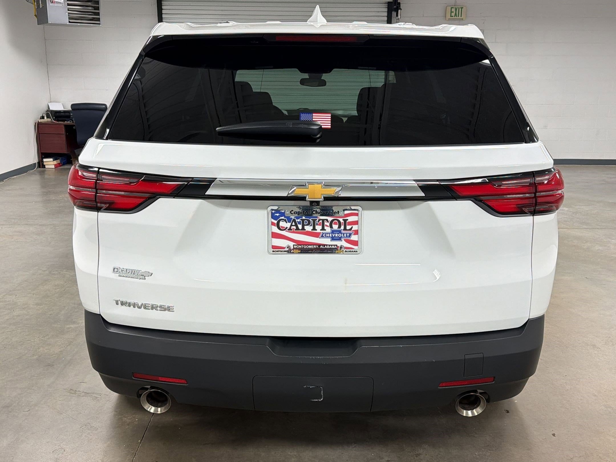 2022 Chevrolet Traverse LS photo 3