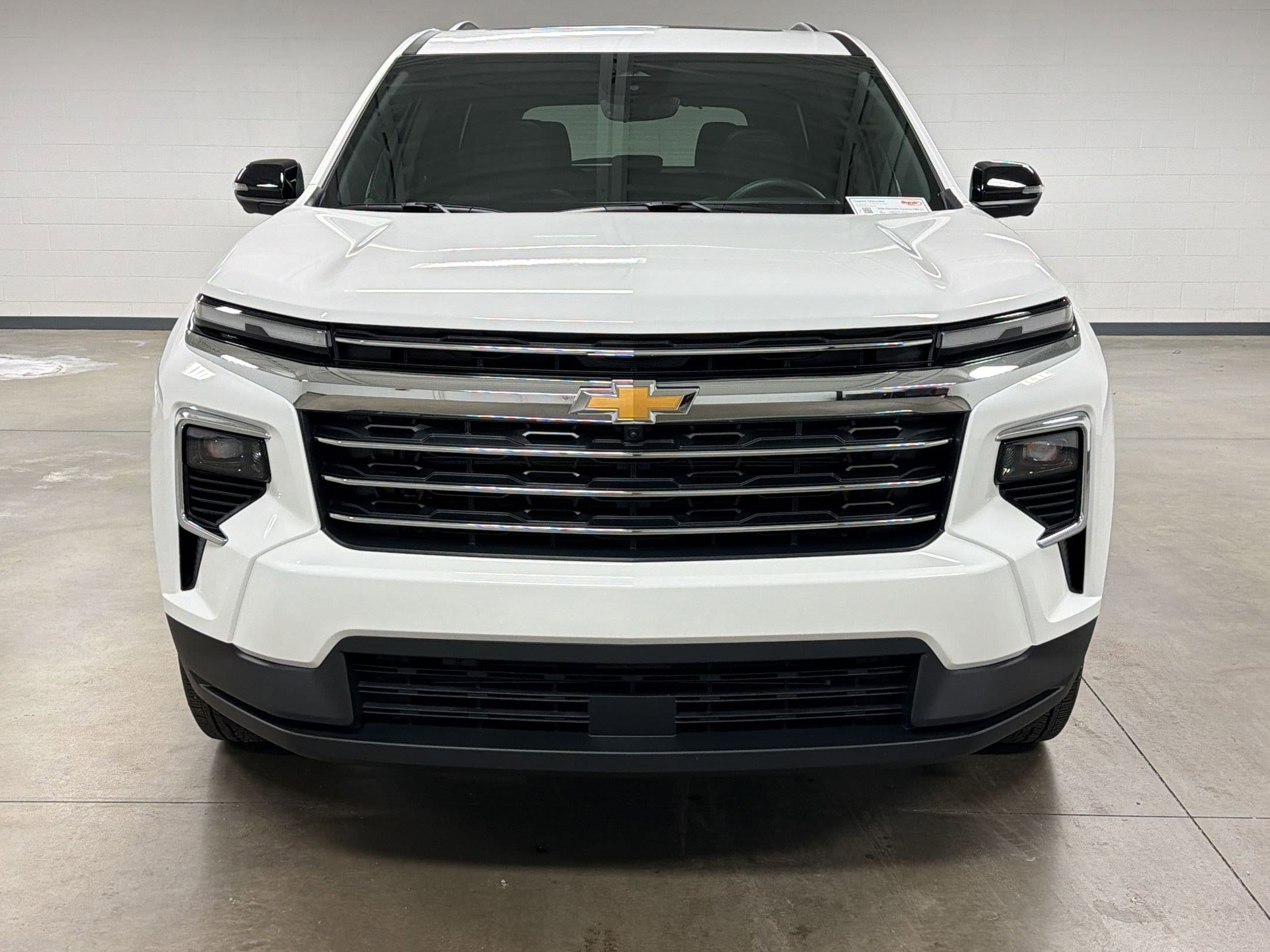 2026 Chevrolet Traverse LT photo 4