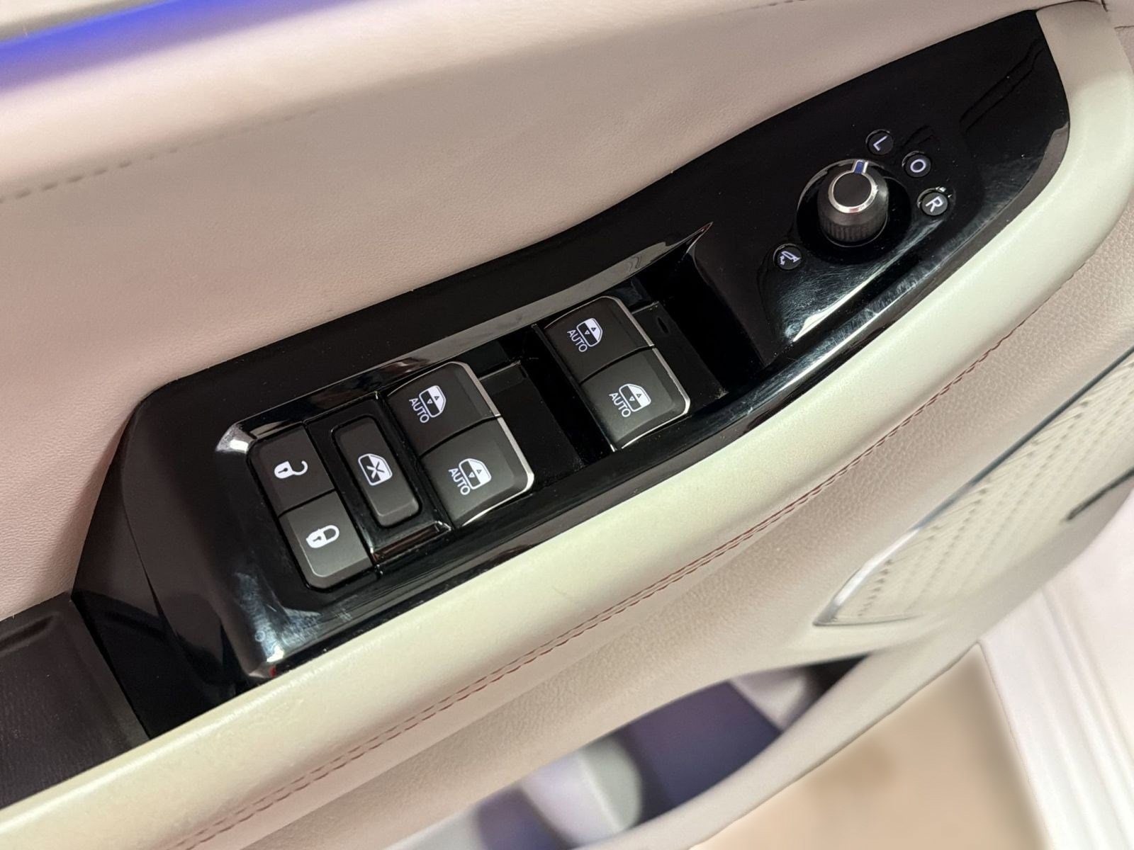 2023 Jeep Grand Cherokee Overland - Photo 21